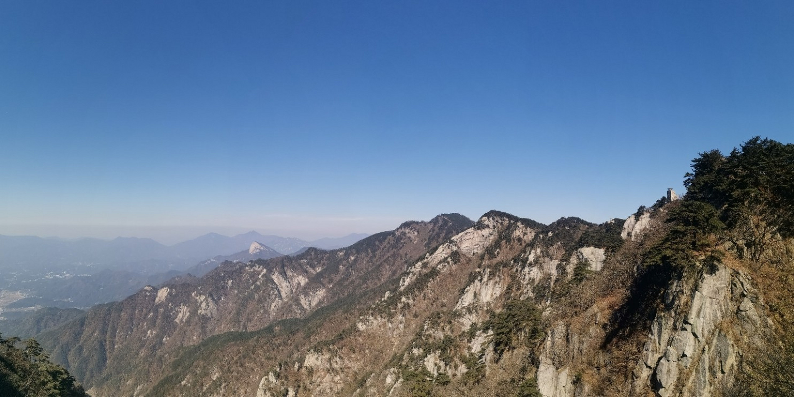 安徽金寨县天堂寨风景区 08坐高铁到"金寨站"下车,乘坐去天堂寨风景