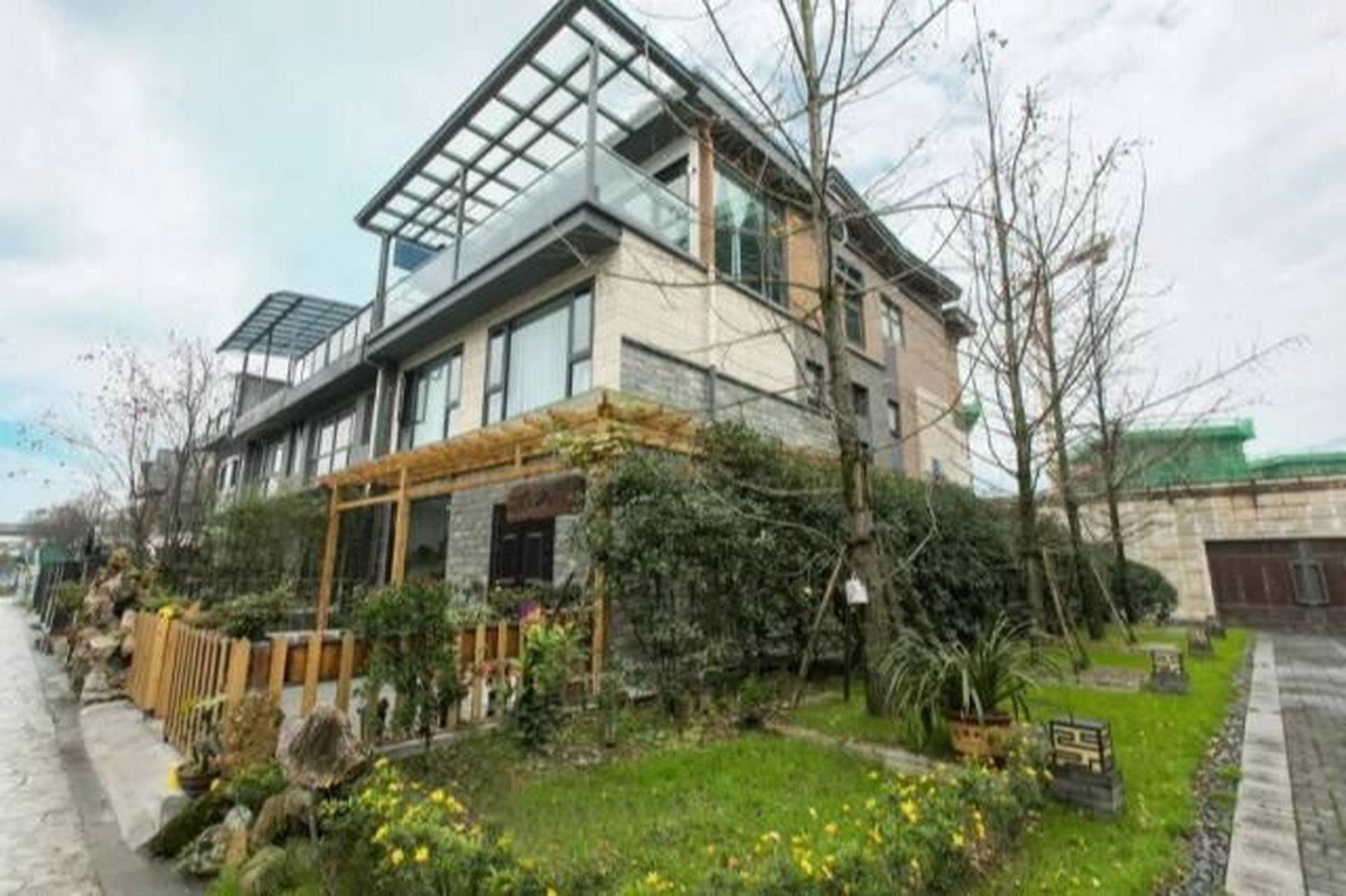 都江堰竹里民宿·6房独栋别墅1999元 位于都江堰融创文旅城,与城区一