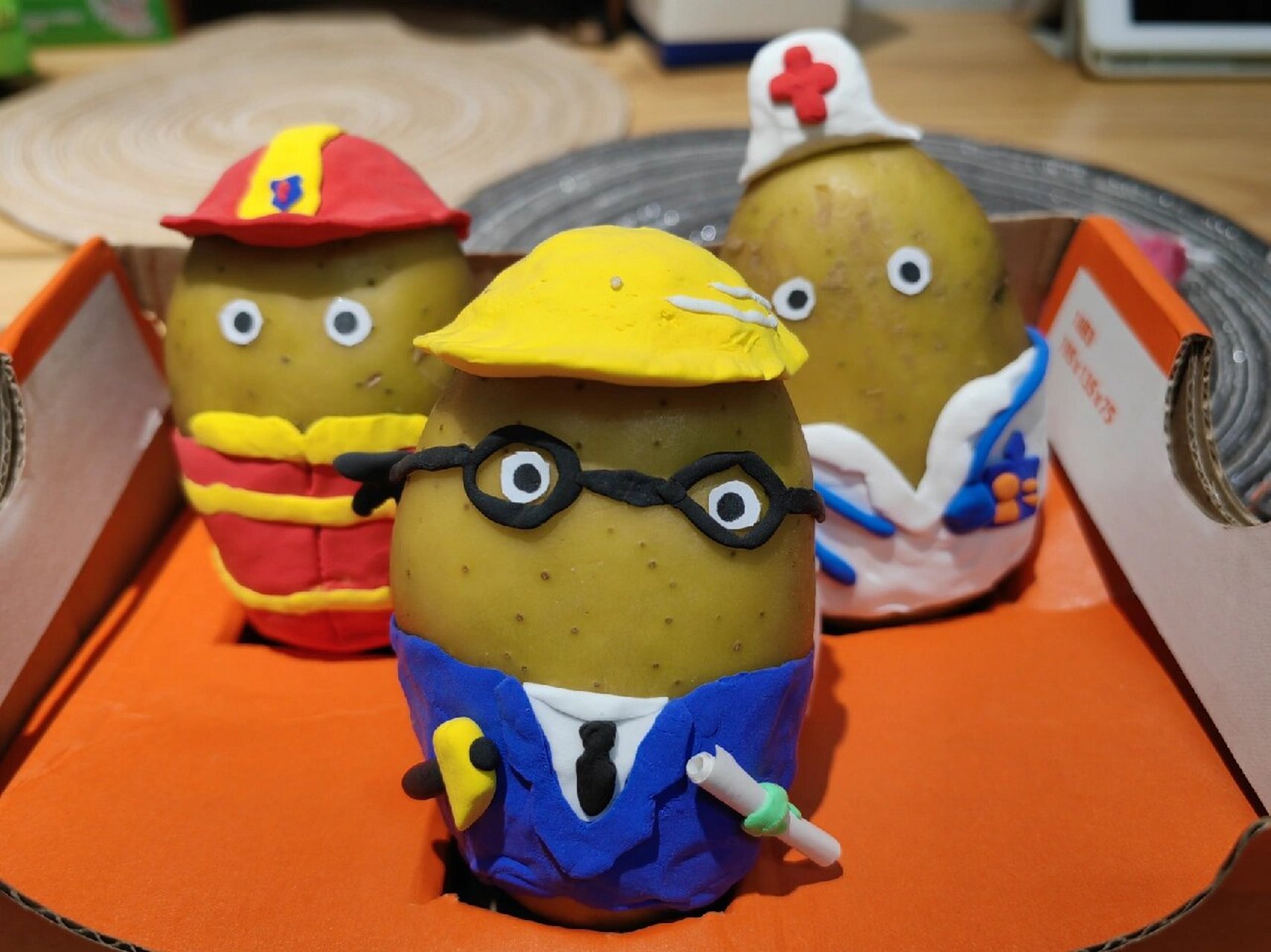 土豆人偶97幼儿园手工作业 小班就这么难了吗… 耗时一个多小时