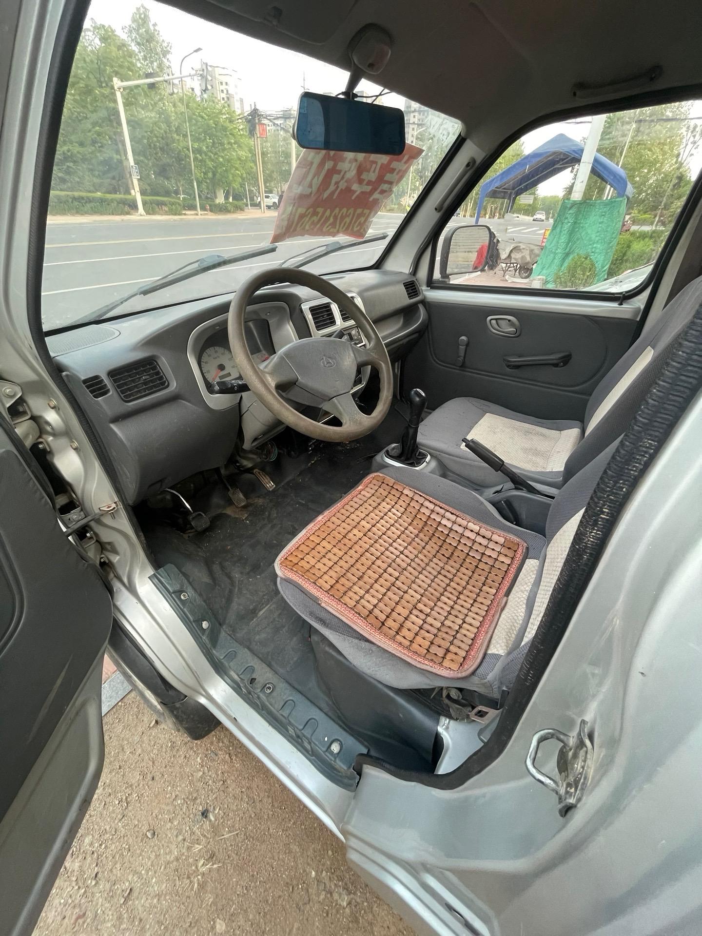 14年的长安新豹,加长斗单排小货车,斗长3.05米,宽1.