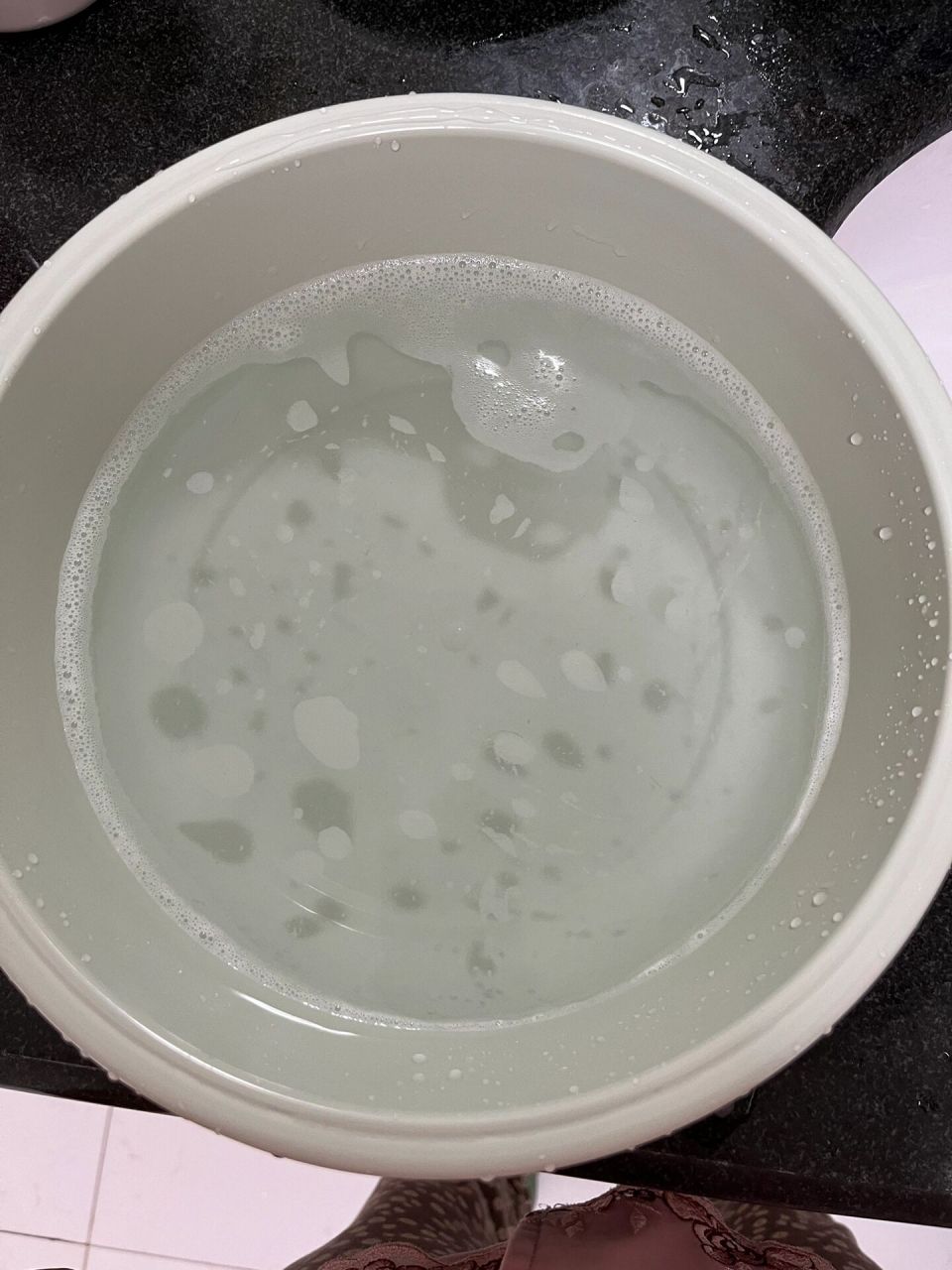 泡沫弄不干净好难受,漂洗n遍还是有,好累好郁闷.姐妹们有妙招吗?