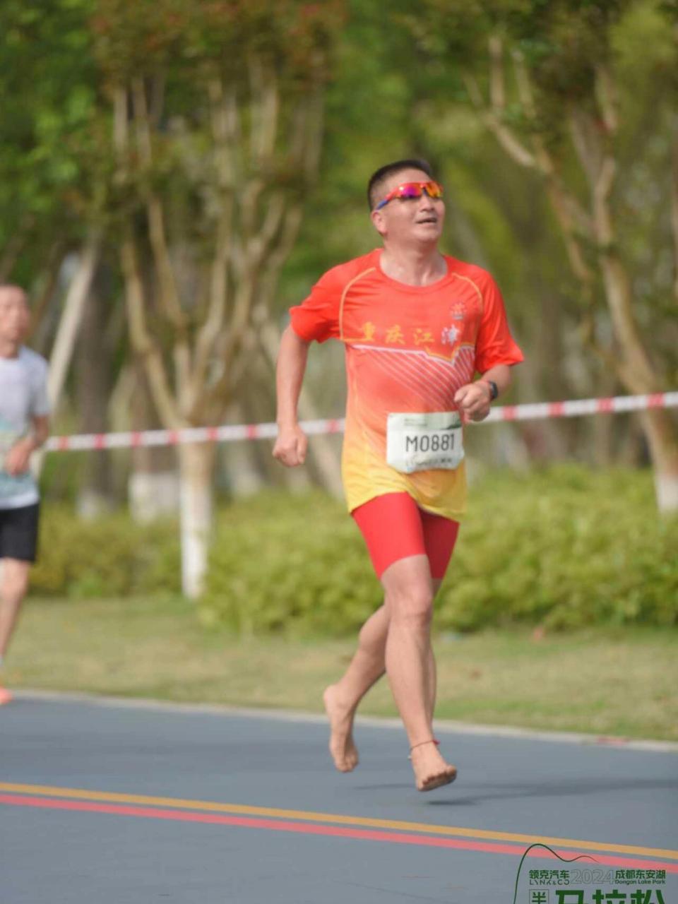 开跑就是马拉松##交换2023跑步回忆# 五十老汉拉爆一众年轻人