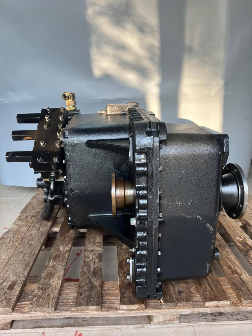 dana 德纳 spicer(锐马/斯派塞)tzl16系列非公路99成新变速箱到货