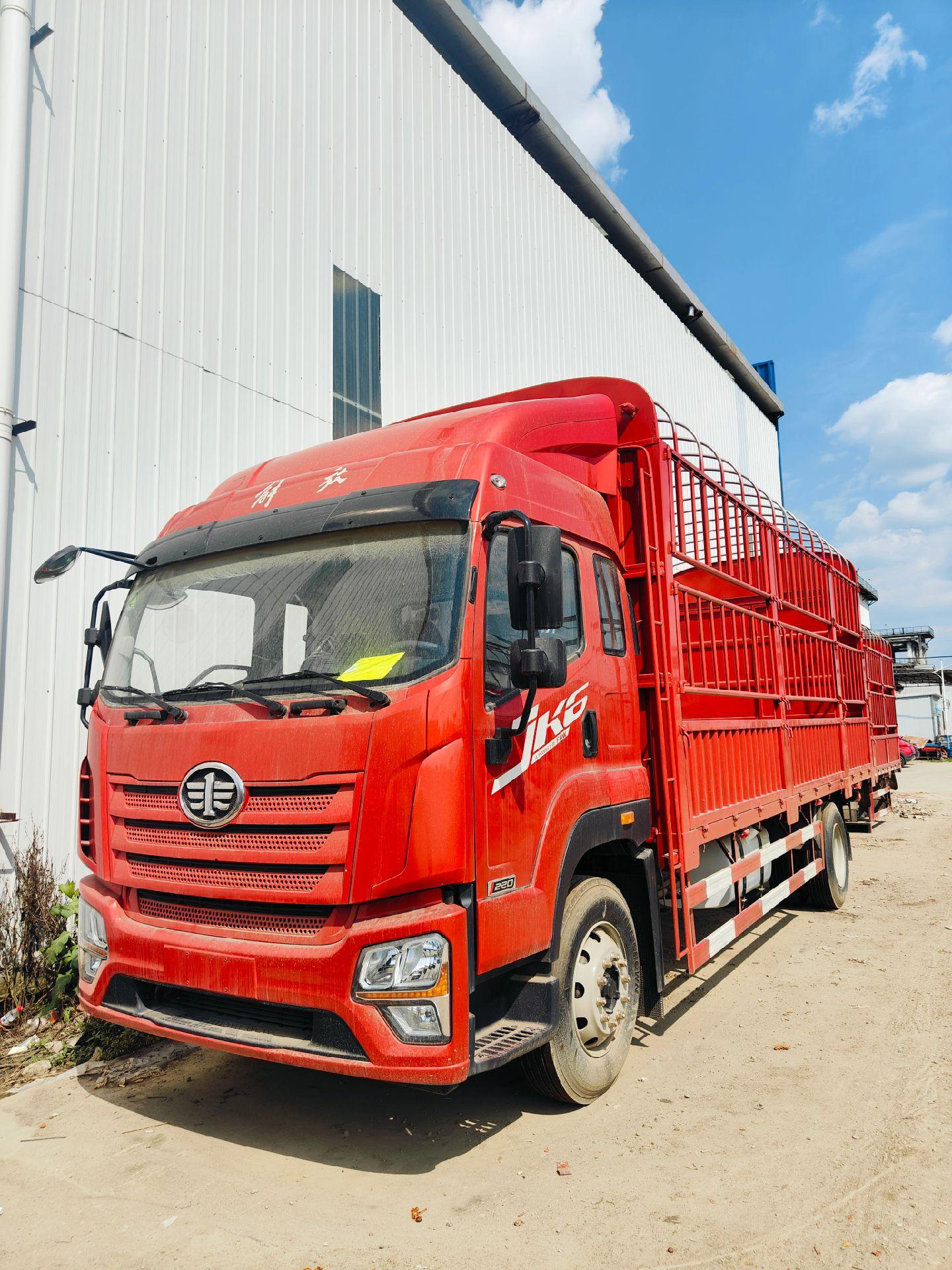 解放jk6,4缸240匹马力,15全部落地