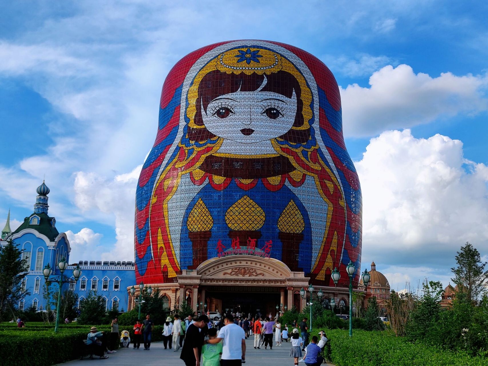 满洲里套娃景区 观看大马戏