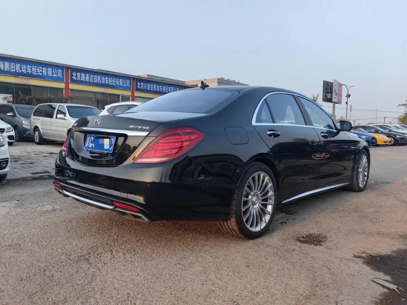 新到奔驰s65l新车上路300万,2015年注册使用,全球批发零售,大家看看能