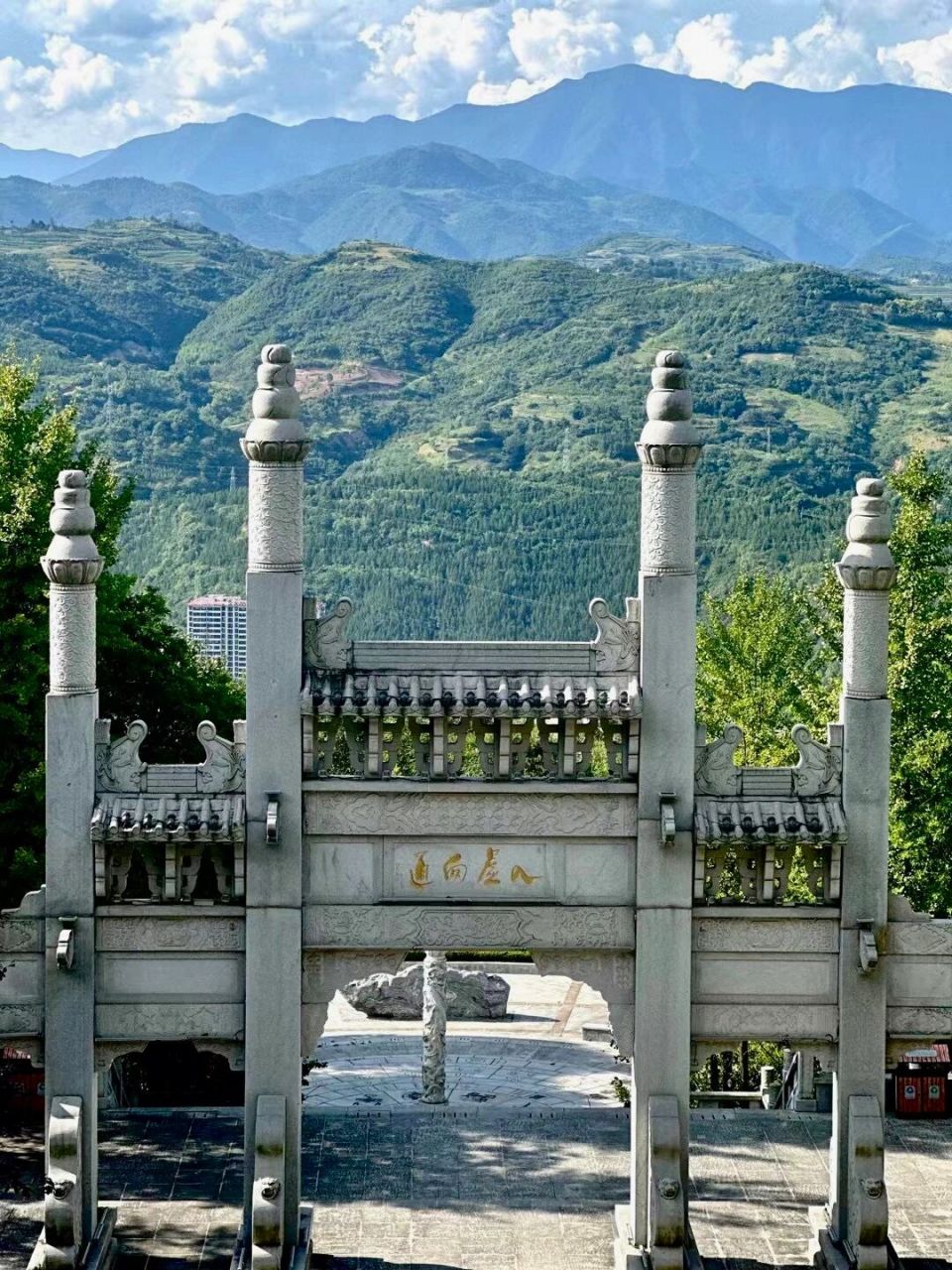 小众旬阳～太极公园观景台值得看看 旬阳位于汉江,旬河的交汇处,是