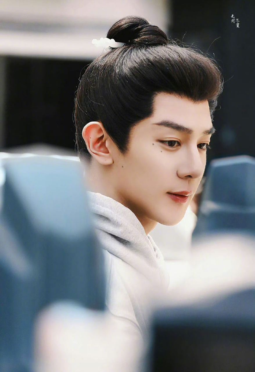 咪咕星鲜事##夏之光古装路透#  好一个意气风发的小和尚迫不及待想和