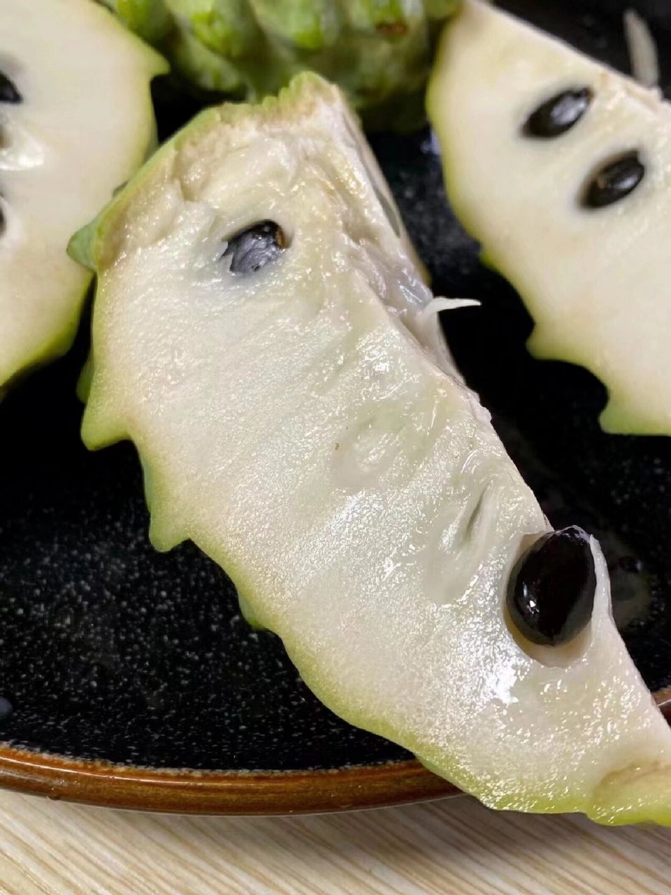 释迦果吃法大全:冰淇淋释迦果 释迦果吃法大全: 73切成小块装盘慢慢