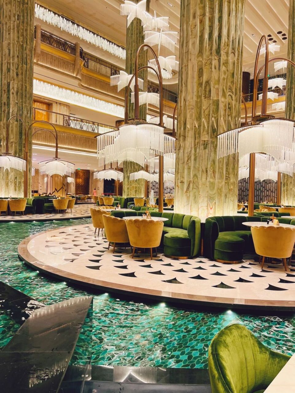 大同美食 云冈大酒店 负一楼自助餐 暂未开 刚楼下遛娃的时候,去负一