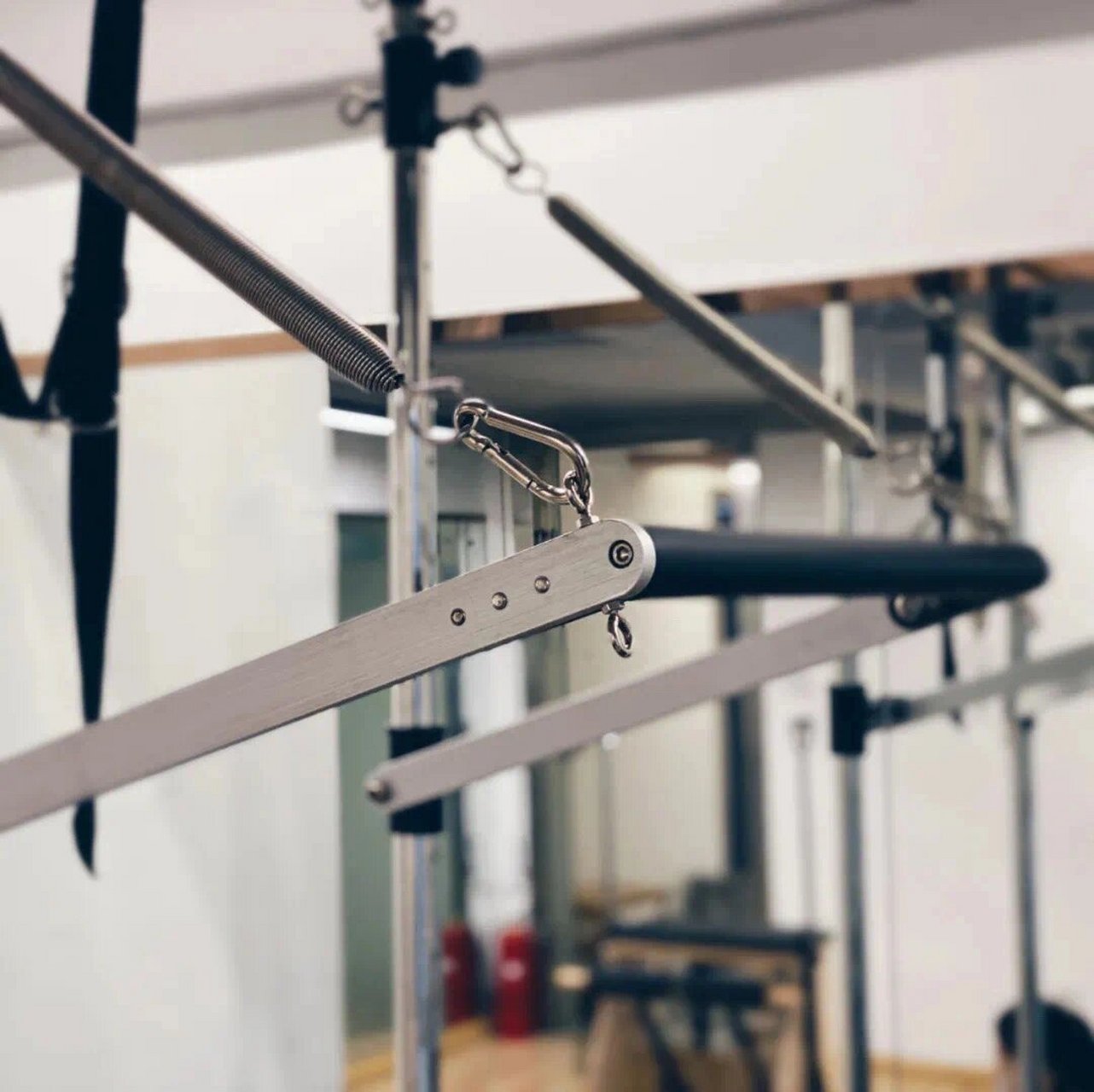 trepeze table 秋千床,是很多初学者最想学习的器械,秋千架是凯迪拉克