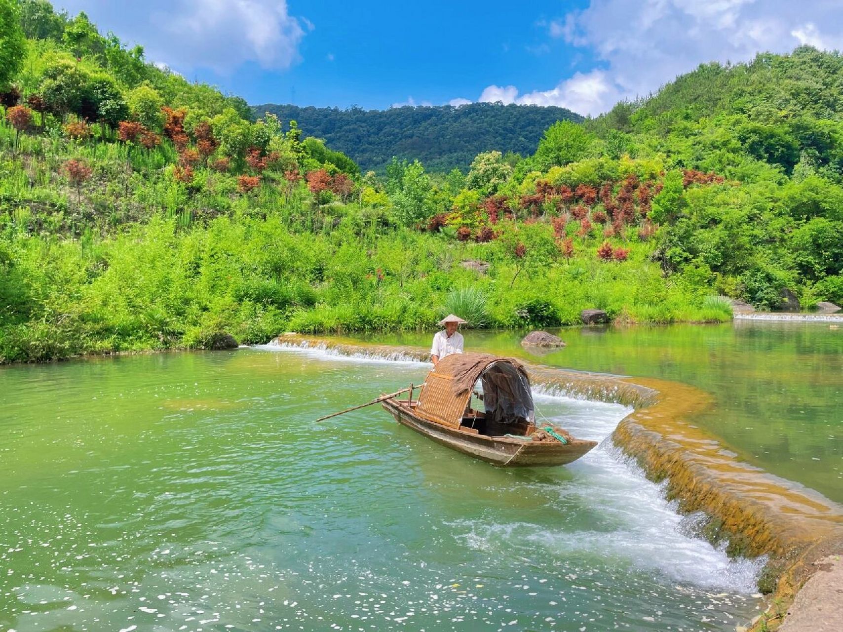 京山美人谷💞 美人谷位于万福大峡谷中,全长2公里,与绿林寨遥遥相望
