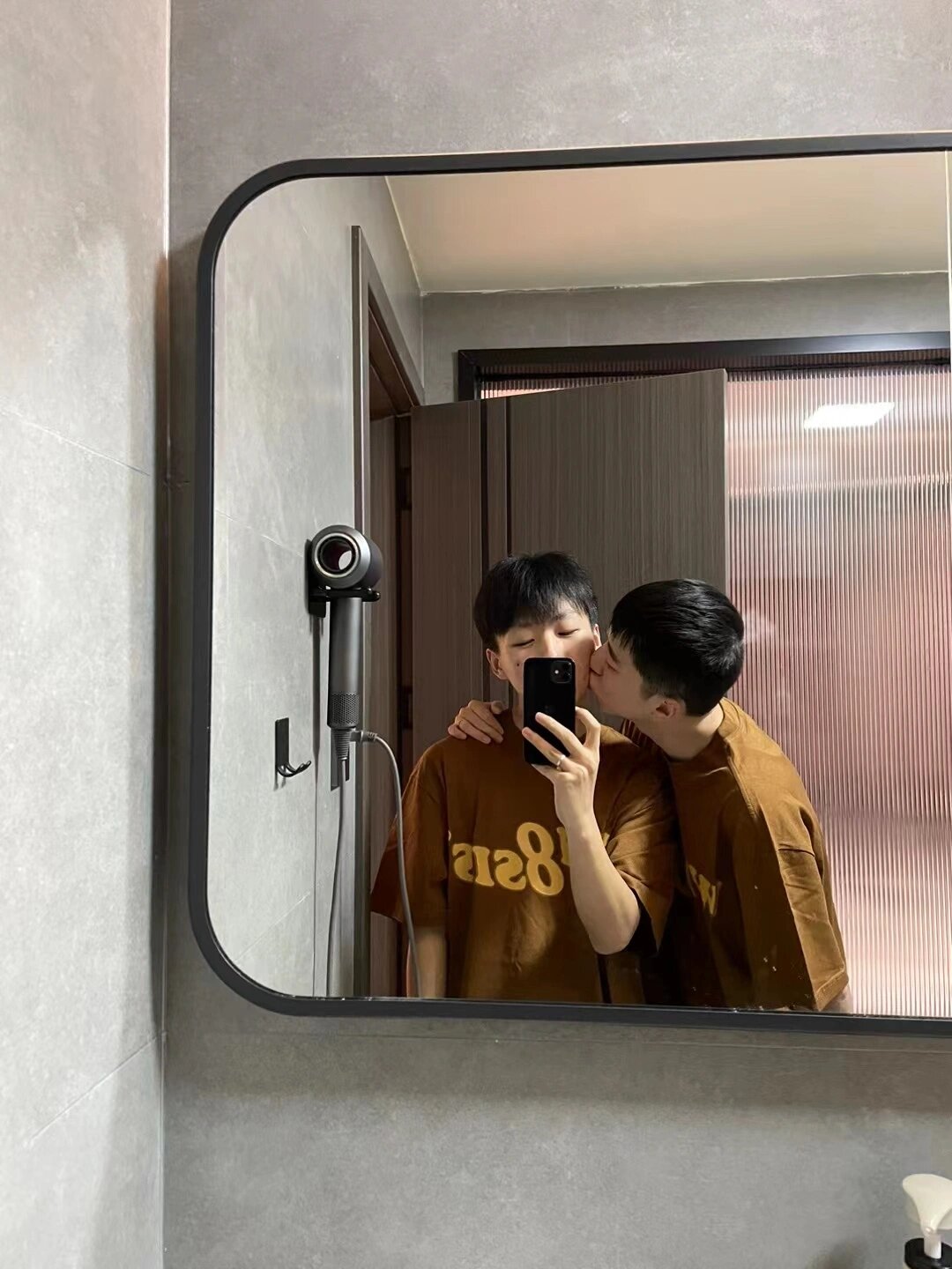 两个男生的日常