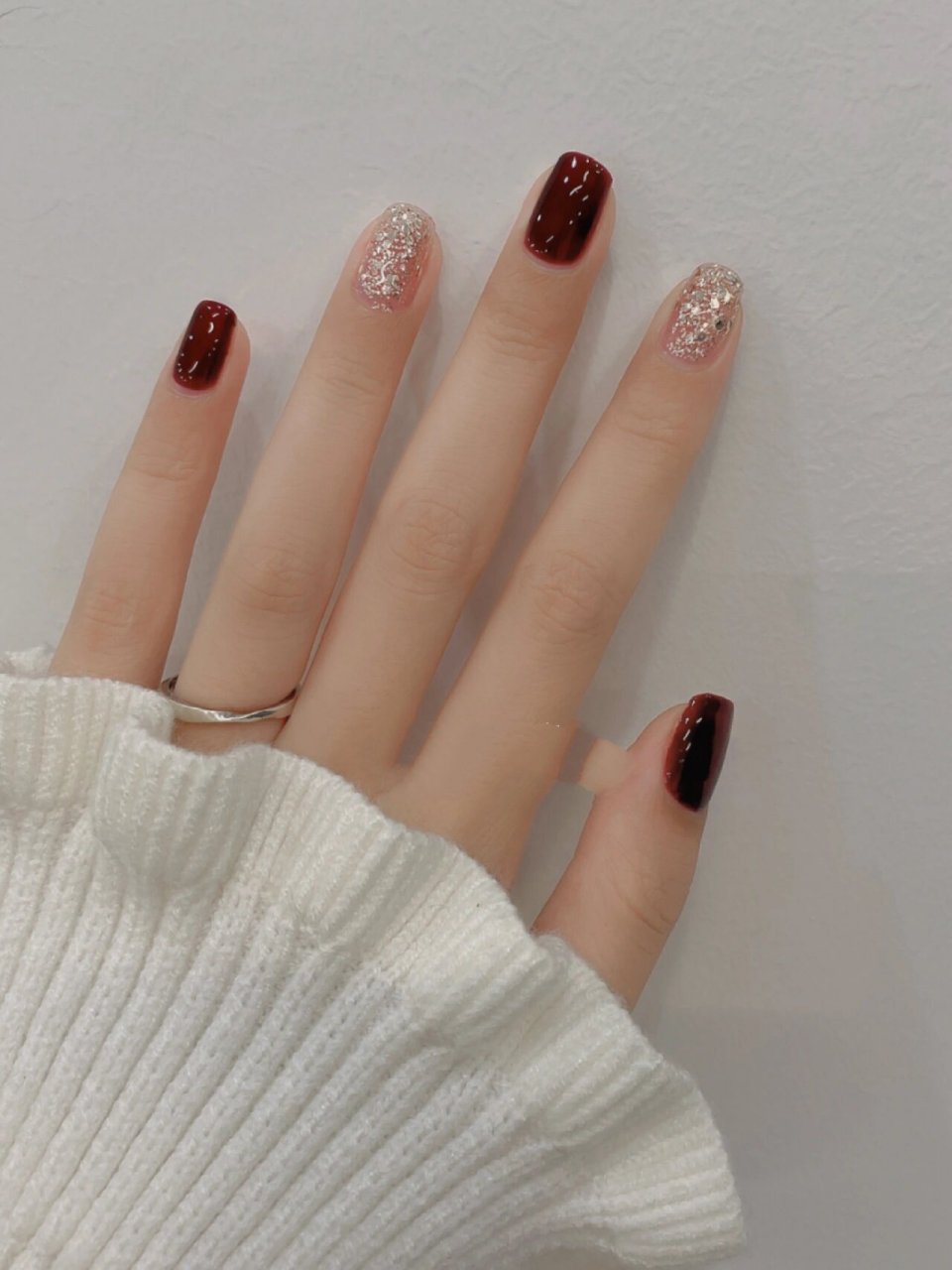 9494炒鸡显白哦! 2023酒红色美甲!