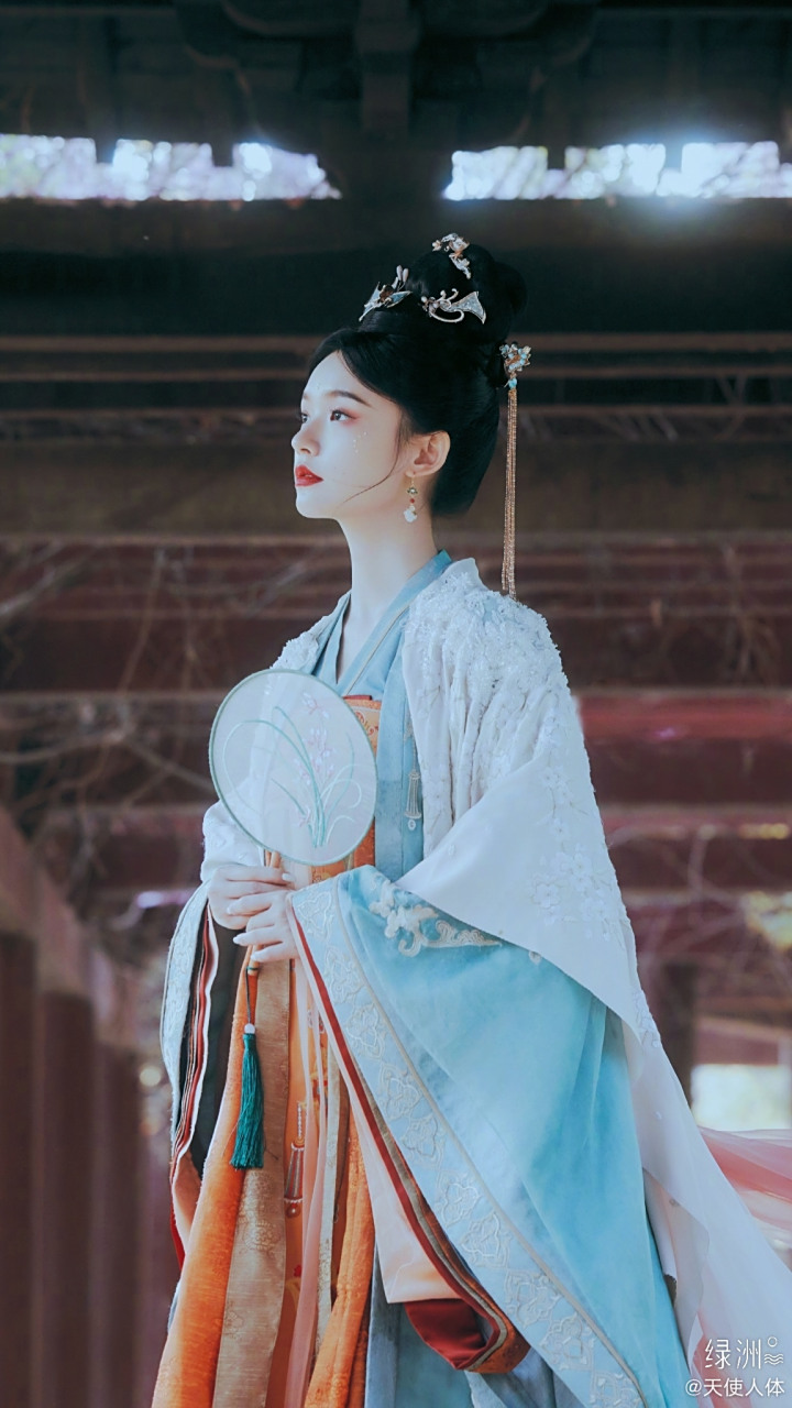 林允宋服壁纸图集,轻盈柔美婀娜曼妙. #林允