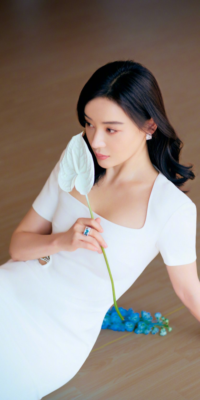 袁姗姗白色长裙优雅写真壁纸图集