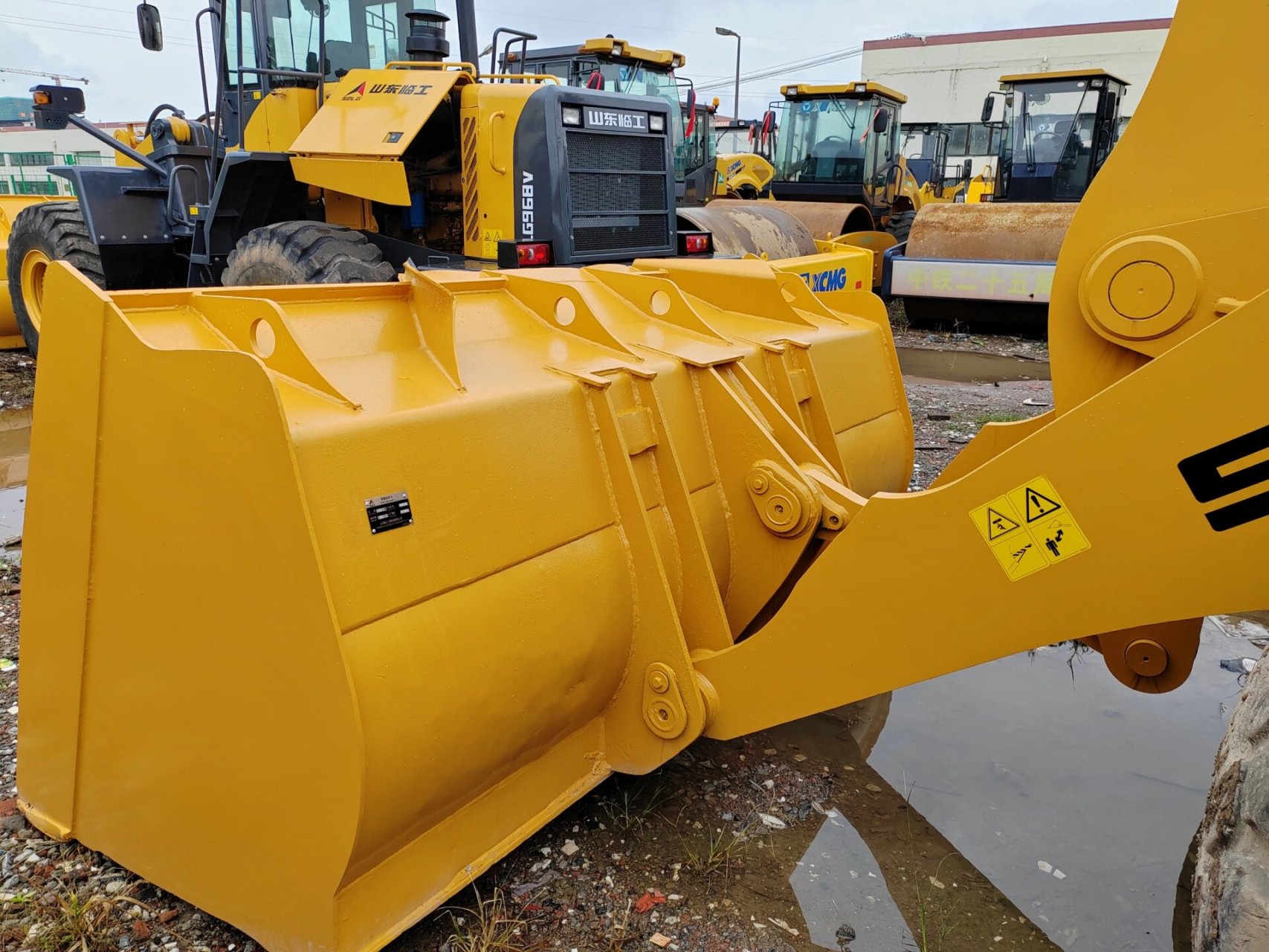 二手临工968f装载机 临工968f装载机是一款较为优秀的装载机,其优点