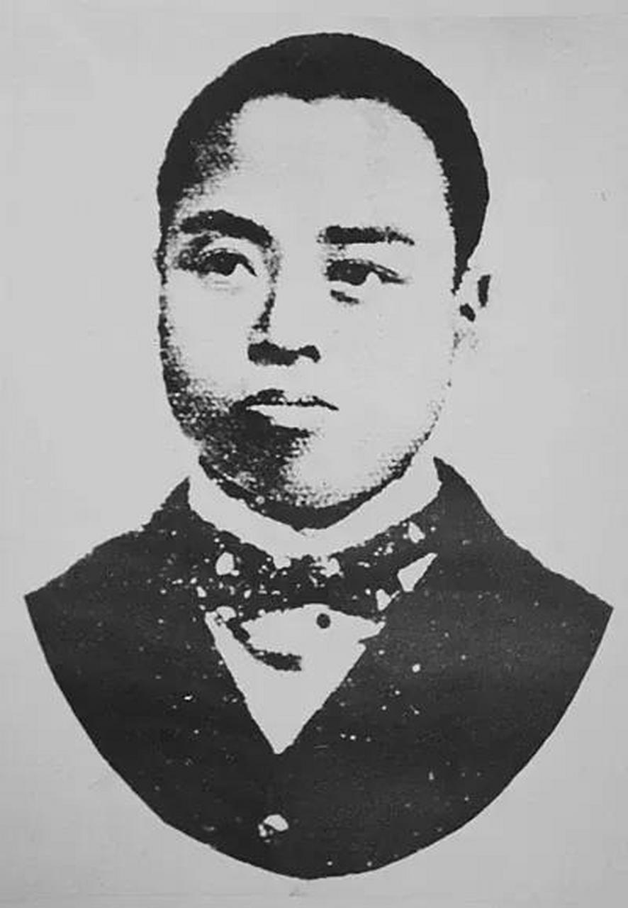 陈其美好色,他向陶成章提议,让他把华侨捐款分些给他,被陶成章严词