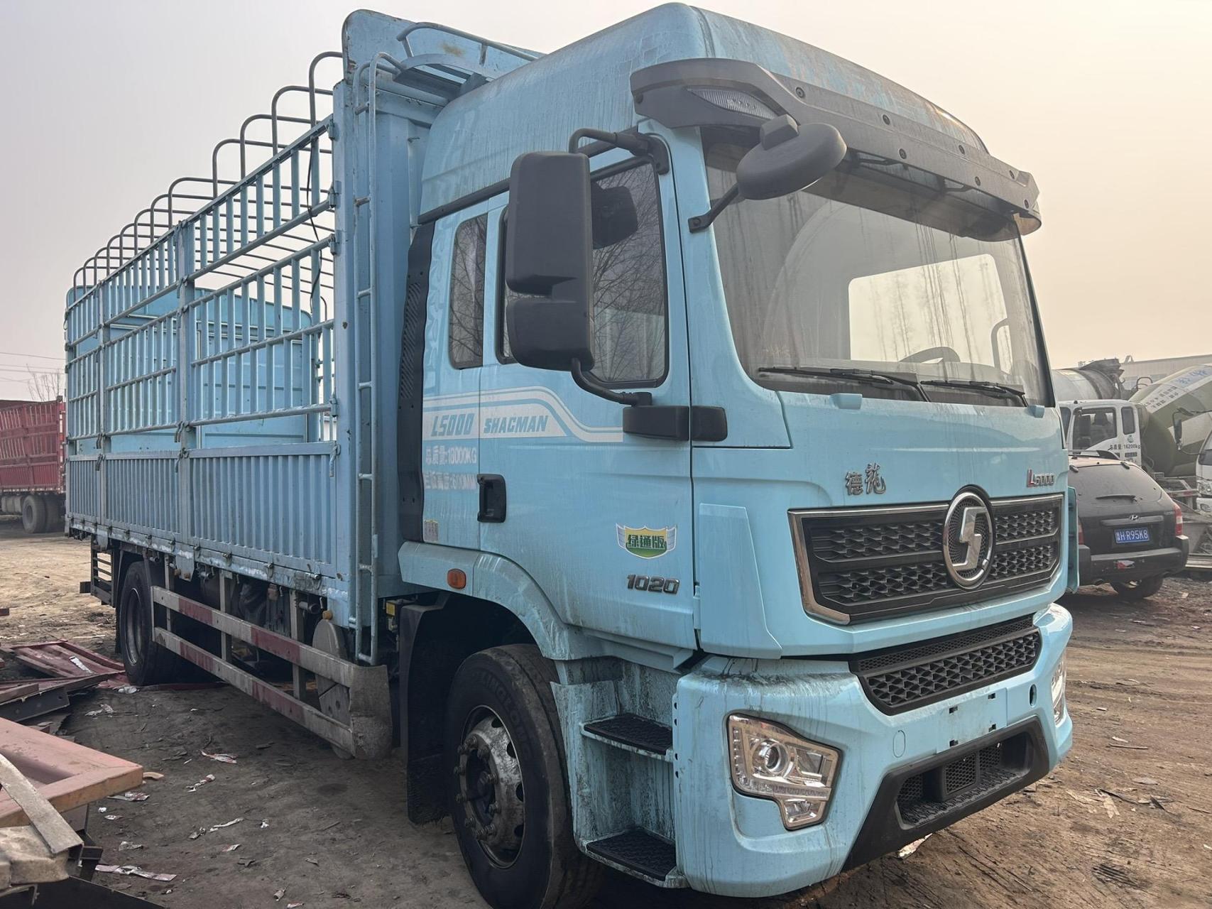 23年7月陕汽德龙l5000六米八高栏载货车!