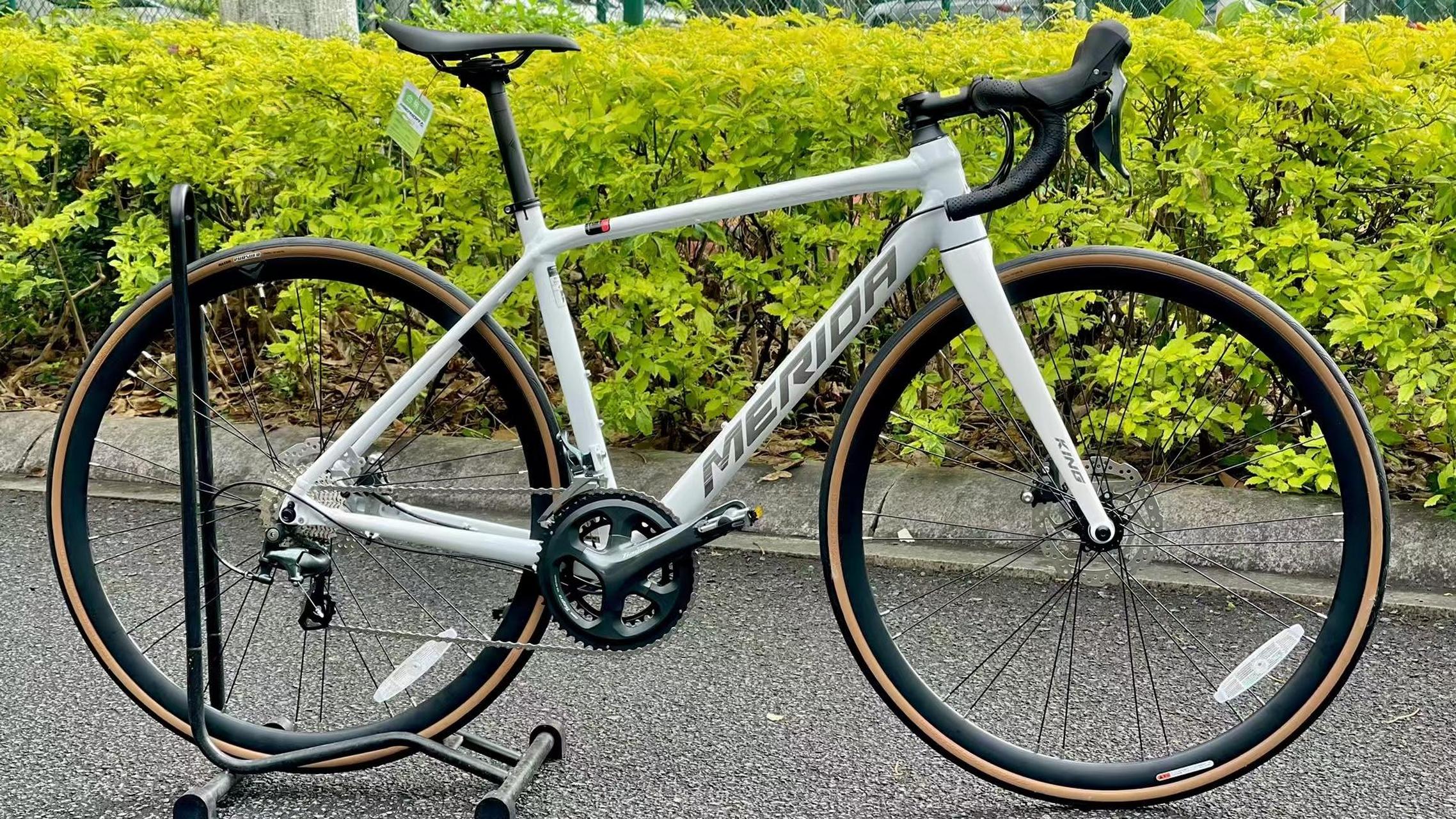 美利达经典车型,斯特拉king,圈刹碟刹都有货了.5998和7998元.