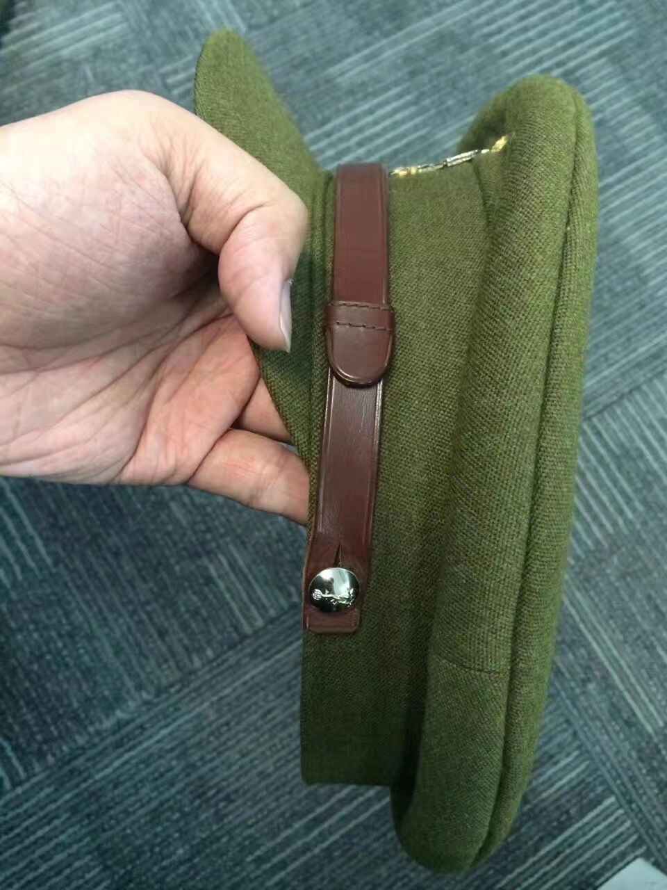 无论是英国皇室,德国皇室,甚至是俄国沙皇都会在此定制军帽,其著名的"