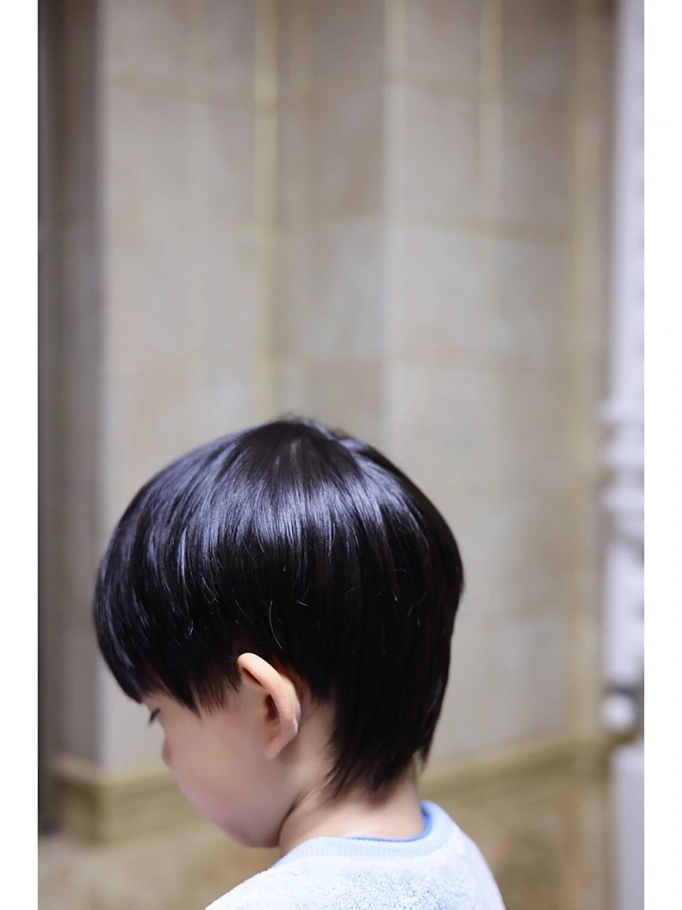 男孩子的发型|小狼尾 乖乖的学生头 也是需要好好护理 经常拍照造型夹