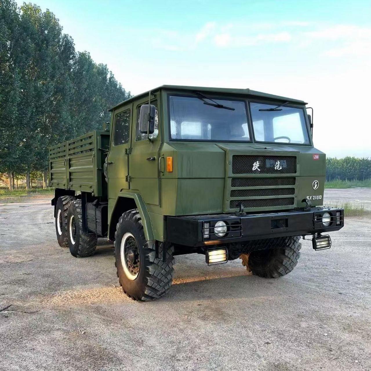 到家一台原版原漆陕汽sx2150kr,六驱越野,改装各种环卫设备,双排驾驶