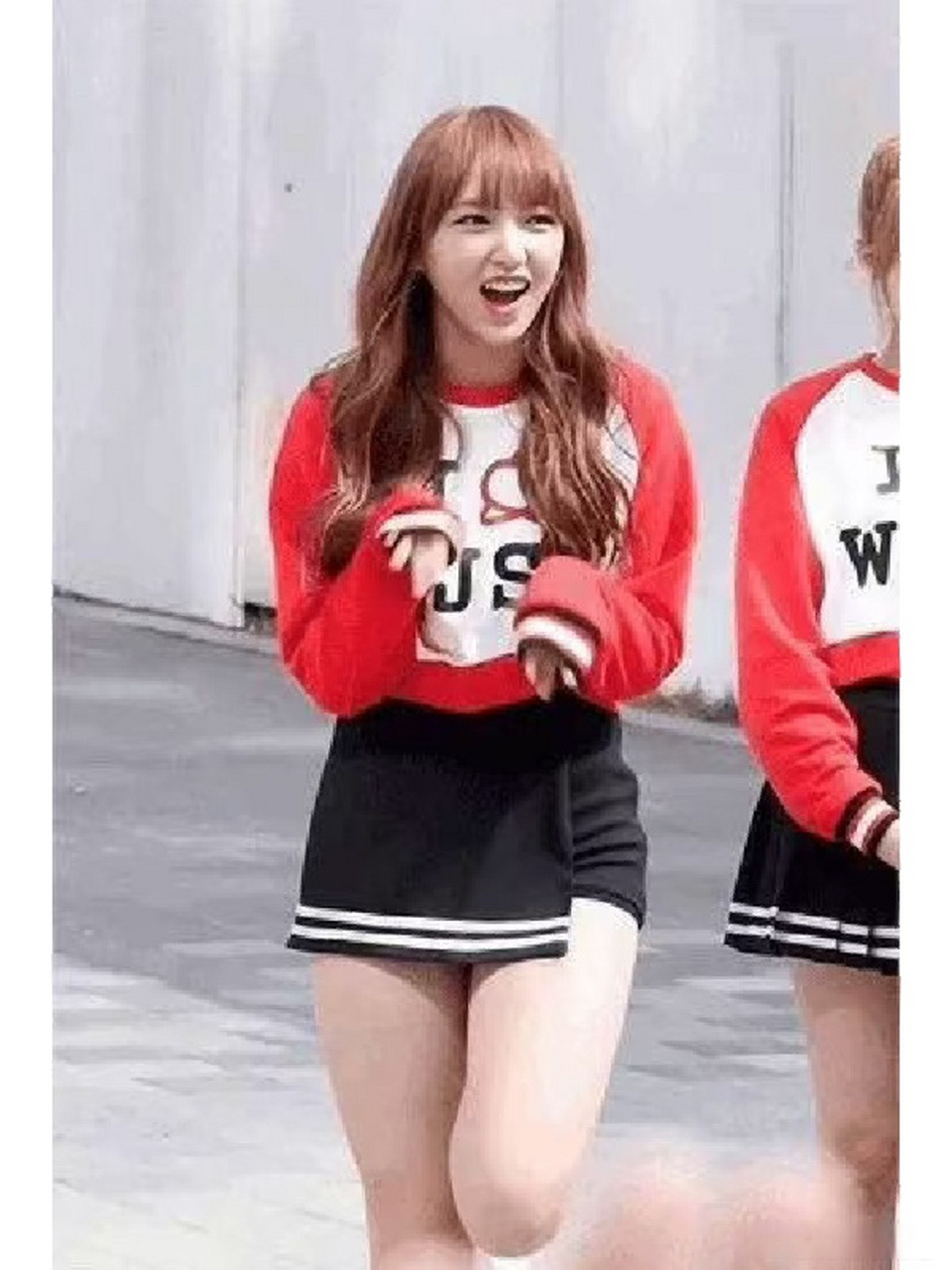 程潇她真的是不管下身有多胖 那脸是真的小 ,难怪会有芭比娃娃的称呼