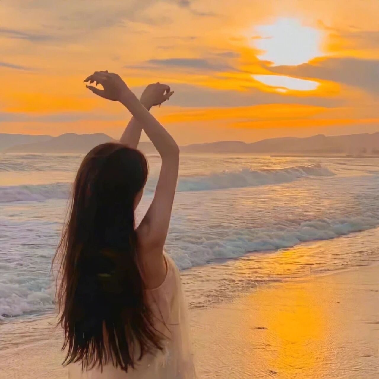 qq空间头像唯美背影=空间背景图女生唯美