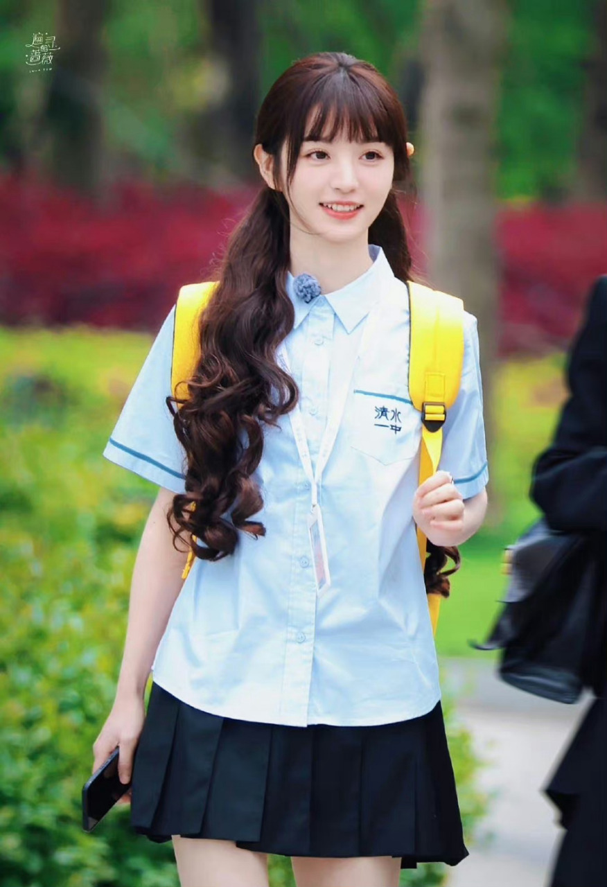 田曦薇校服造型# 田曦薇《女子推理社》路透来喽～小田的甜美校园风