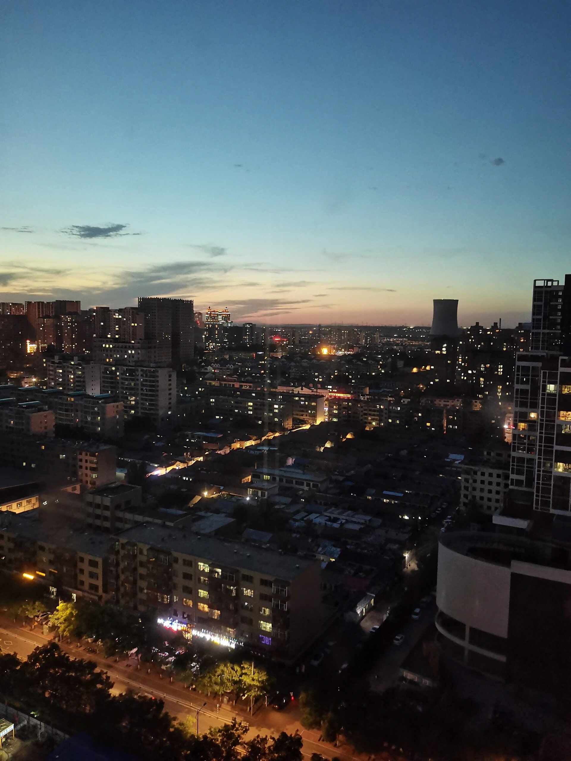 东胜的夜景很好看