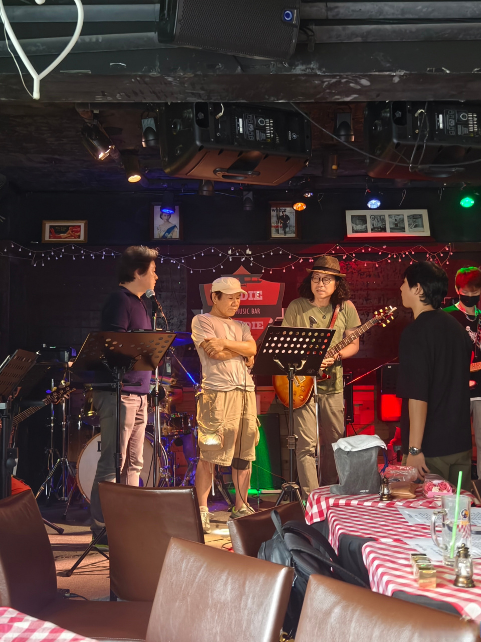 今日彩排 团建恰逢8月8日台湾省的父亲节 祝所有父亲节日快乐 #赵传给