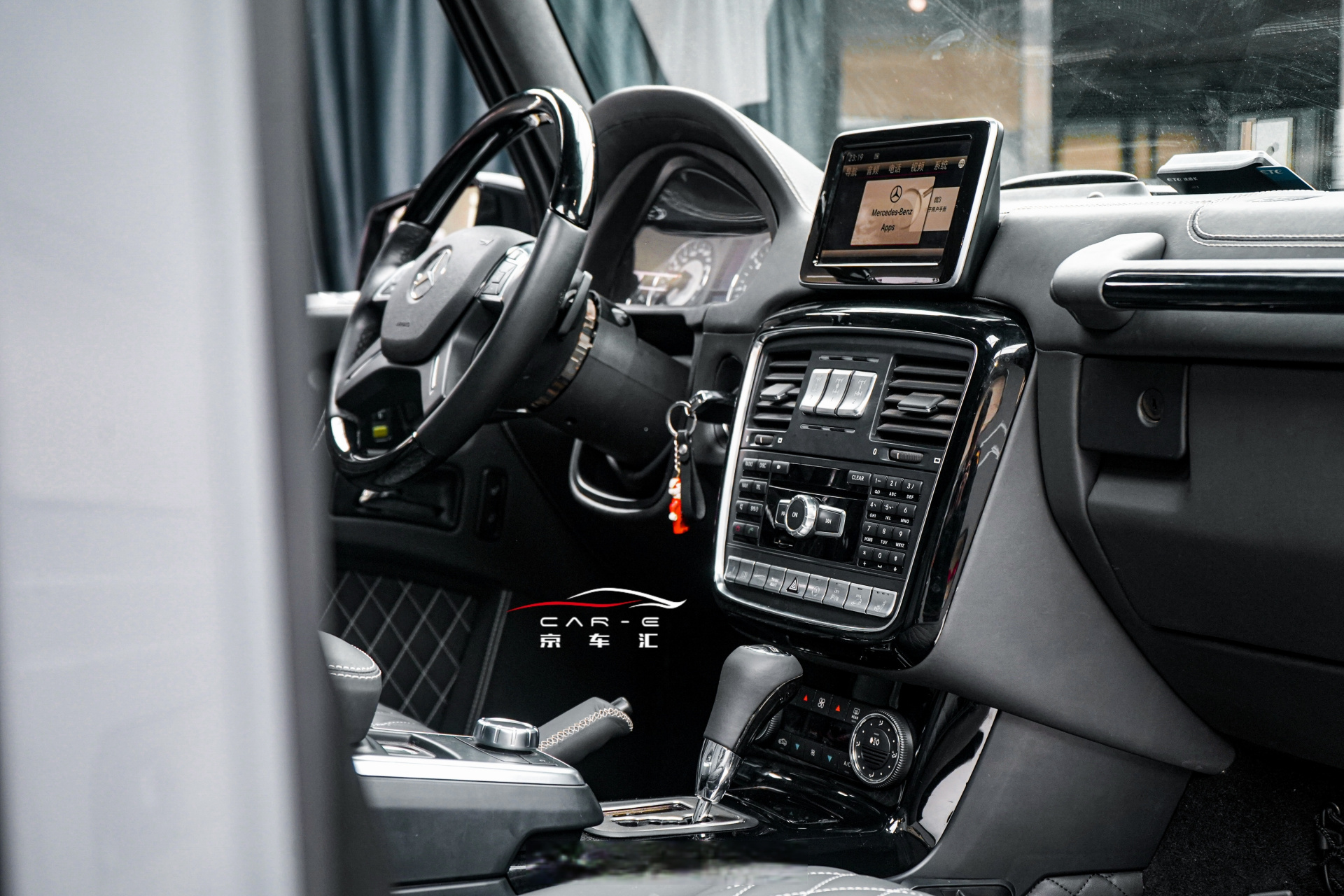 老款大g贴个水泥灰改色,升级一套全新内饰立马满血复活