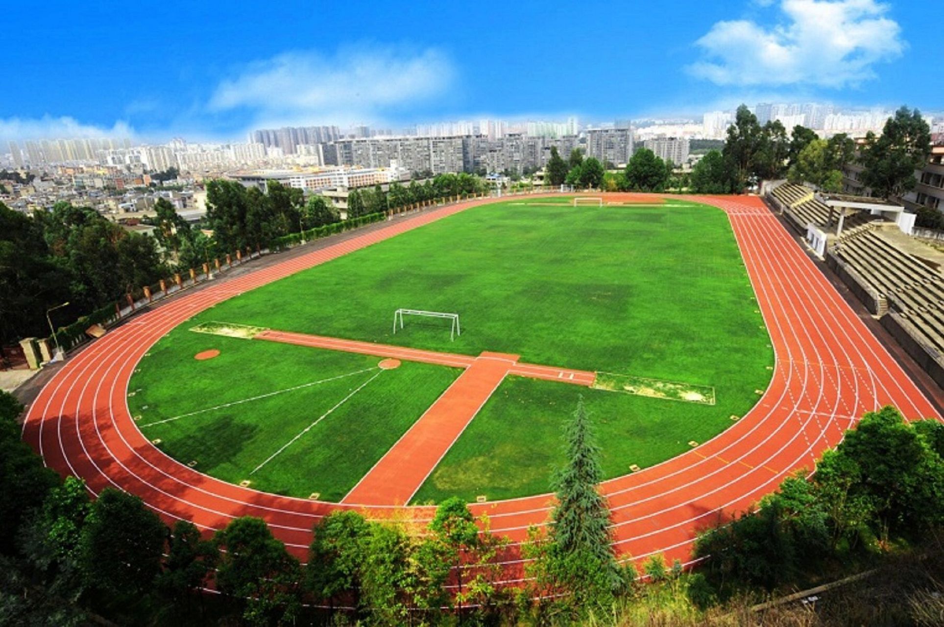云南财经职业学院         给大家拍拍校园风景了,欢迎小伙伴们的到来