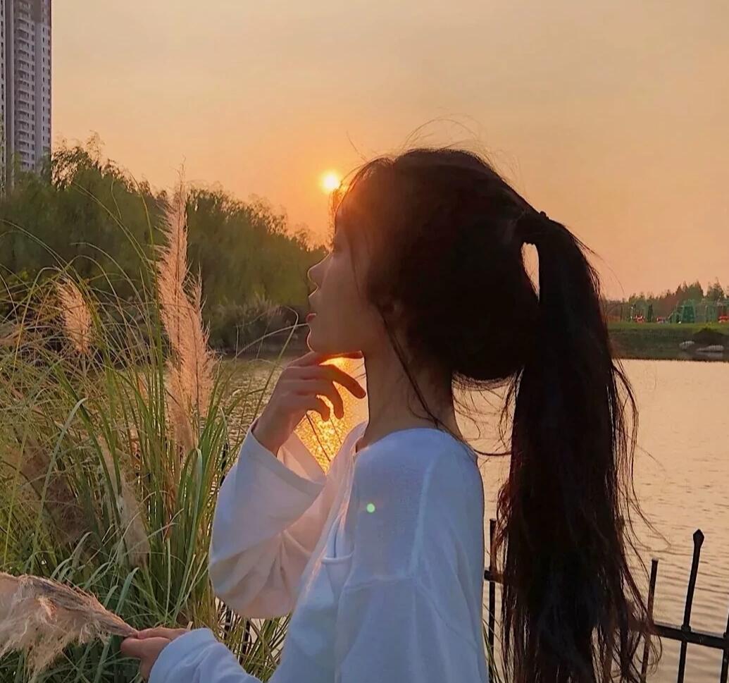 落日女生头像