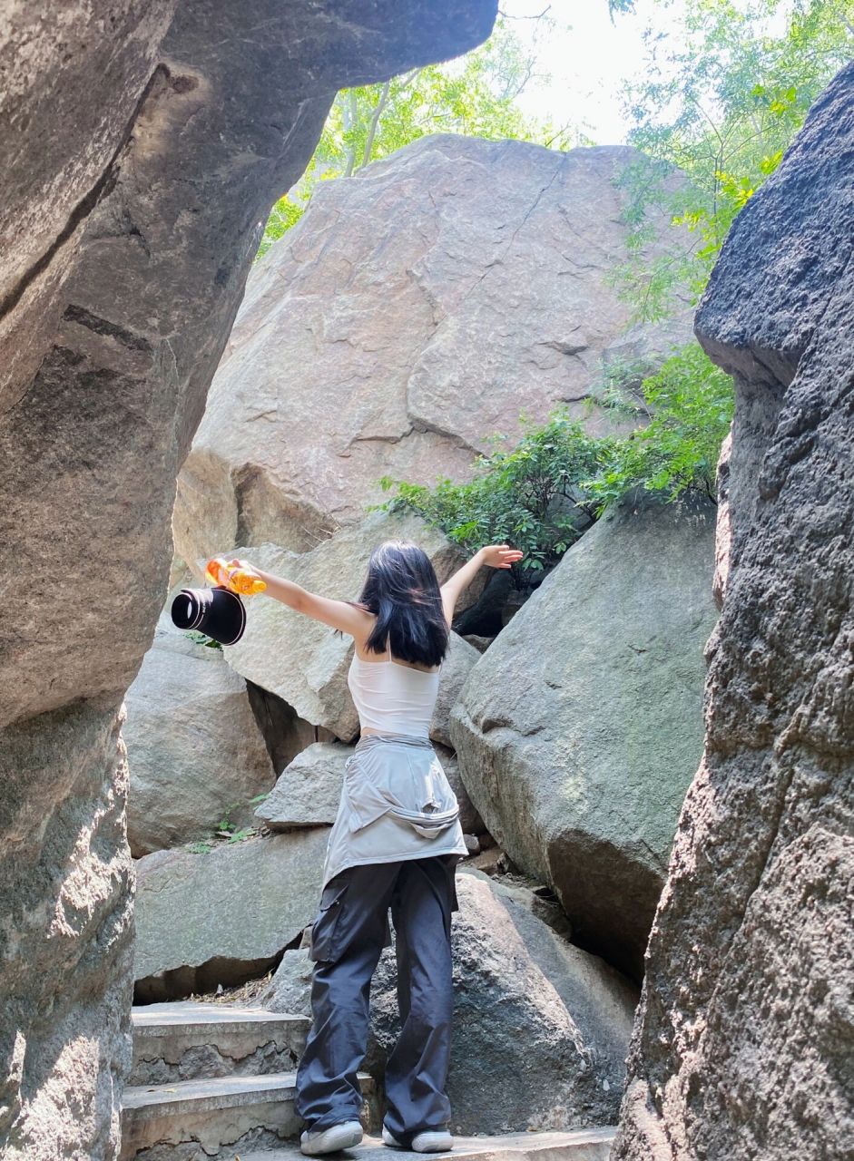 封龙山 市区里面爬个山,相对于抱犊寨,这块人更少,树也比较多,相对矮