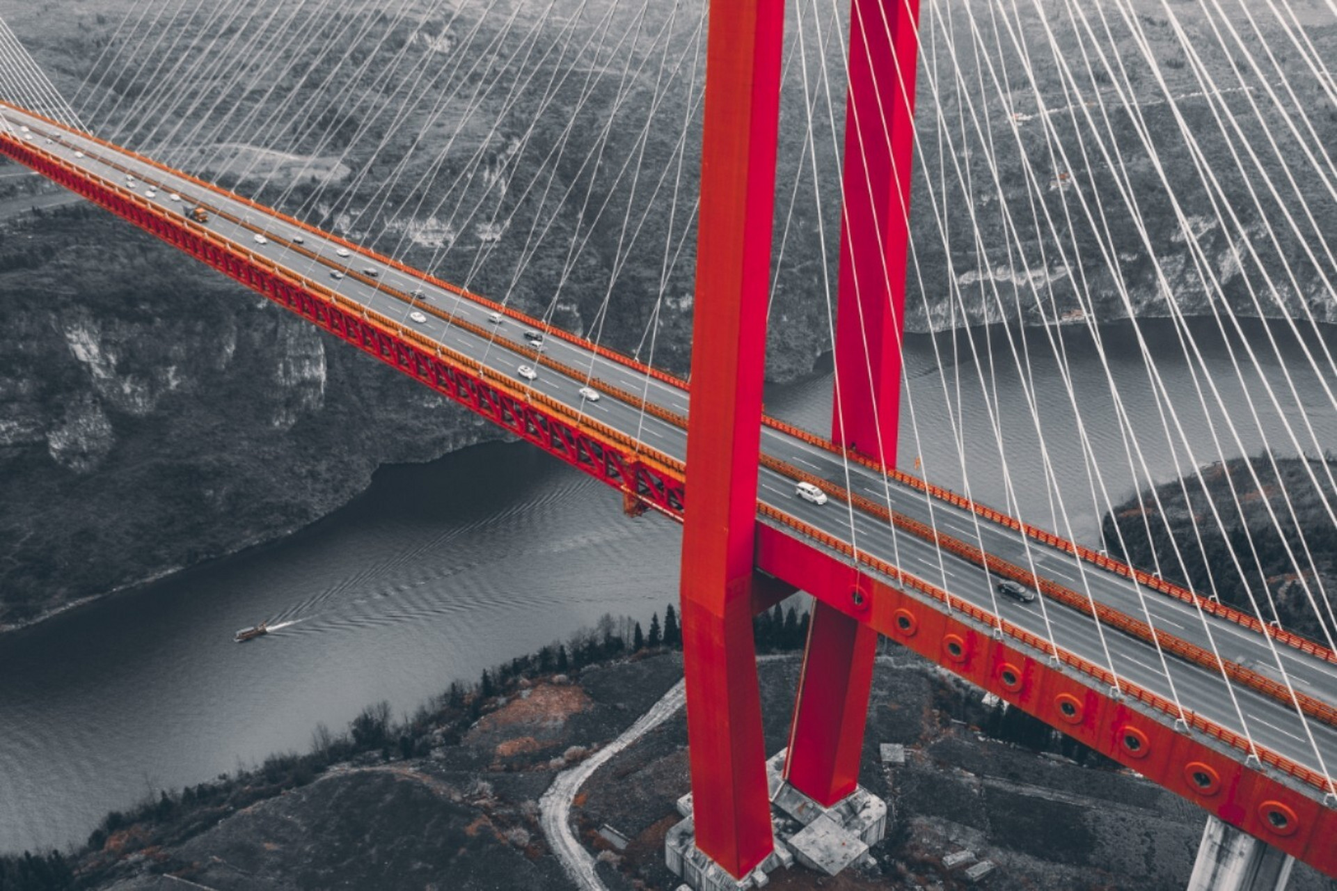 98鸭池河大桥,位于乌江源百里画廊,跨越鸭池河,鸭池河大桥桥面距离