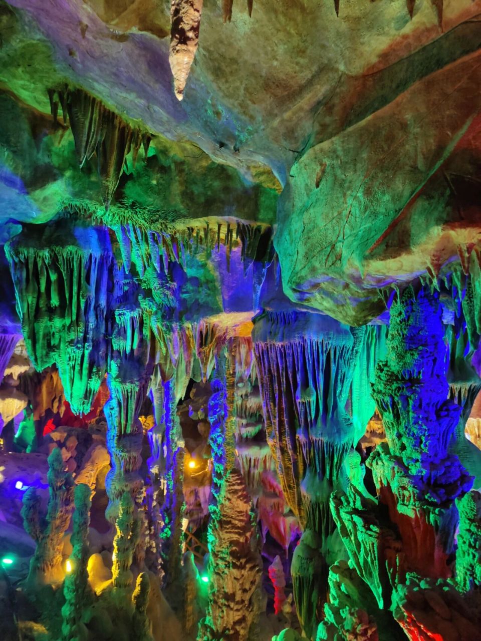 带你打卡溶洞漂流——中华洞天 🌊这里是位于绵阳江油市的中华洞天
