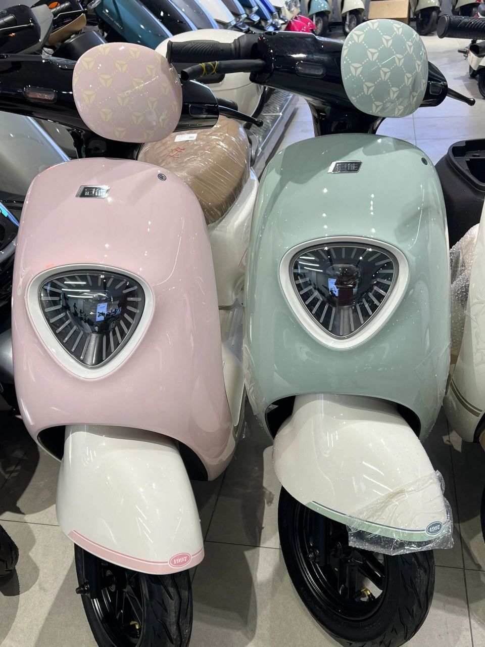 花都区雅迪电动车 马卡龙色系真的很好看 粉色少女/绿野仙踪/鸳鸯奶茶