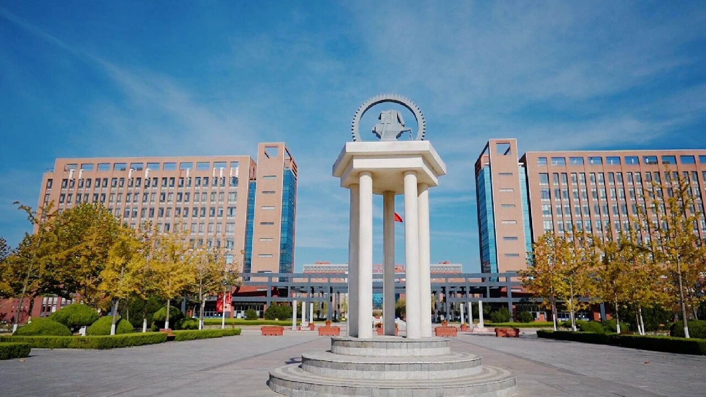 北交大威海校区校园风景分享(1) "春有百花秋有月,夏有凉风冬有雪.