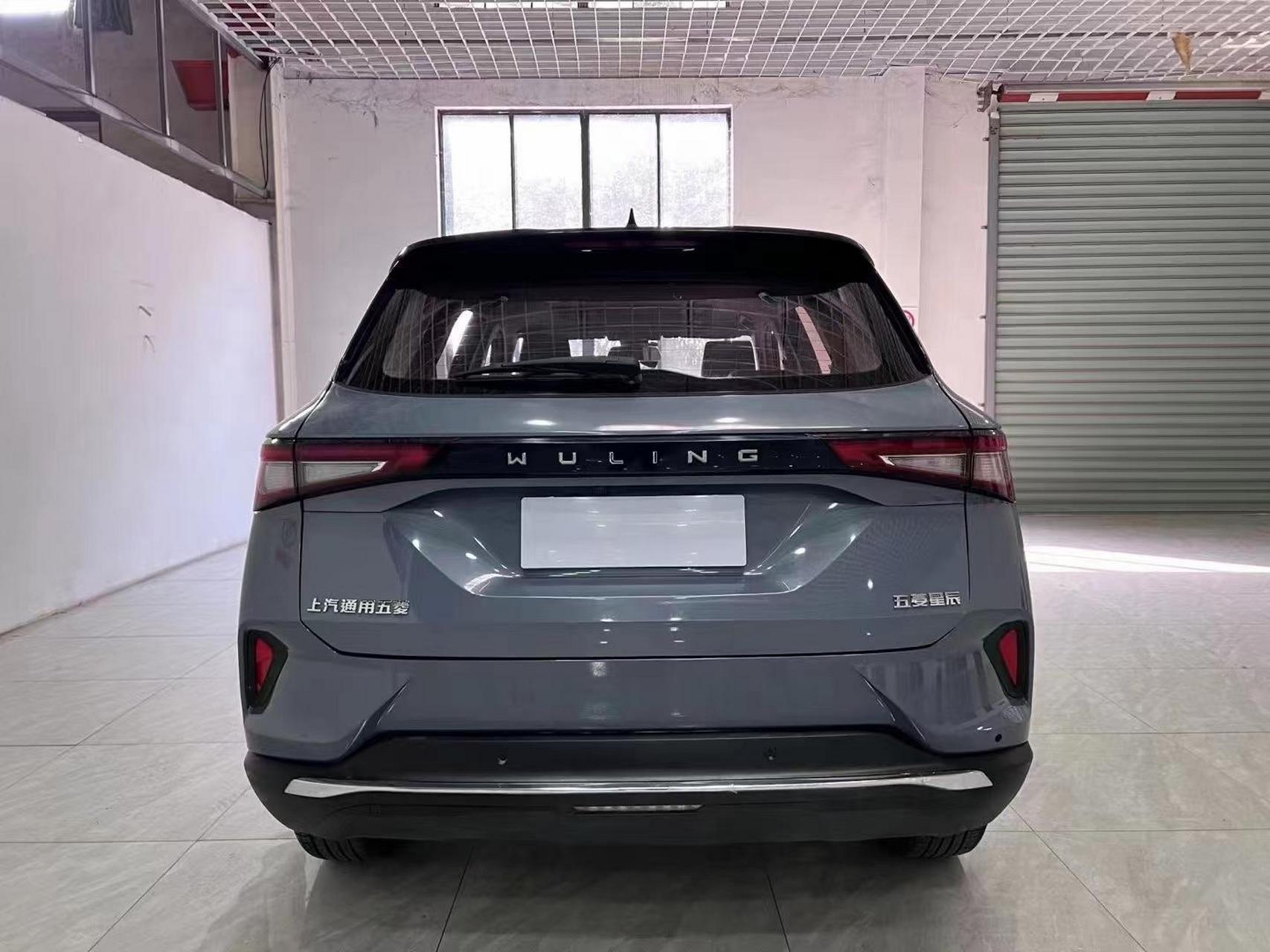 2021年12月五菱星辰1.5t cvt星辉版(指导价8.