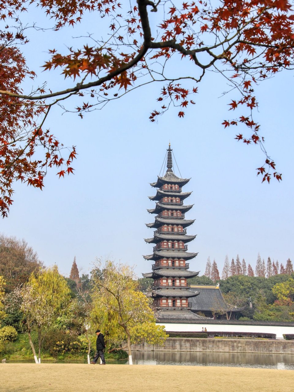 深秋初冬时节松江方塔园里的方塔 昨天下午去了松江方塔园,园内逛了一