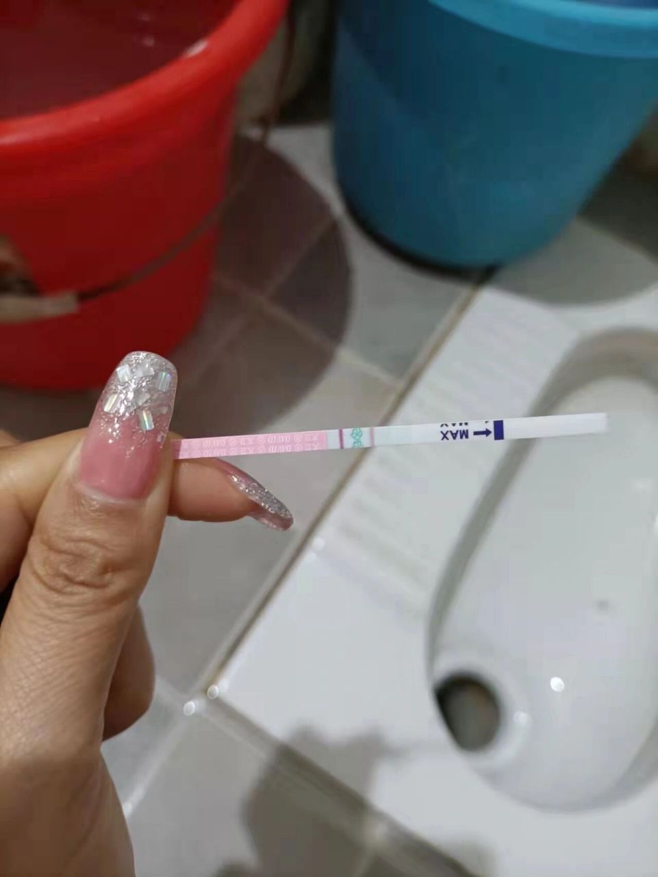 排卵试纸一直都是这样一深一浅,估计没有怀孕的机会了