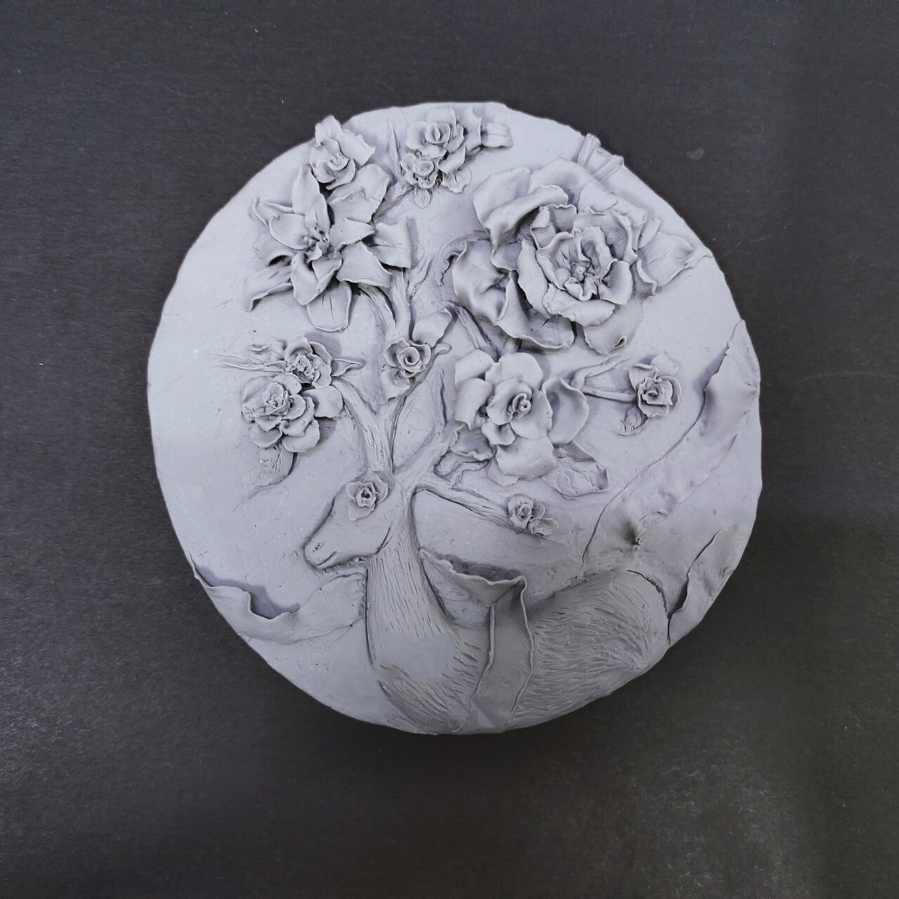 浮雕(陶艺创意) 166浮雕,我的灵感来源于后二张图片(九色鹿),自己