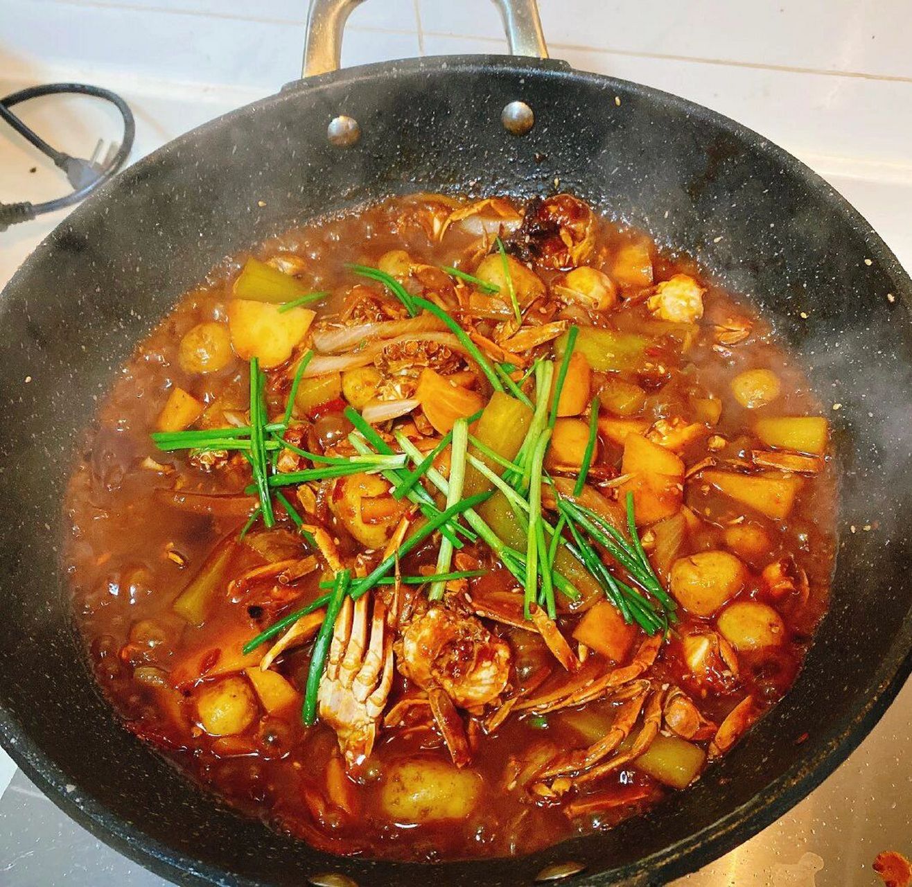 香辣河蟹"六月黄"的做法 今天遇到一位顾客,问我香辣蟹的做法,认真做