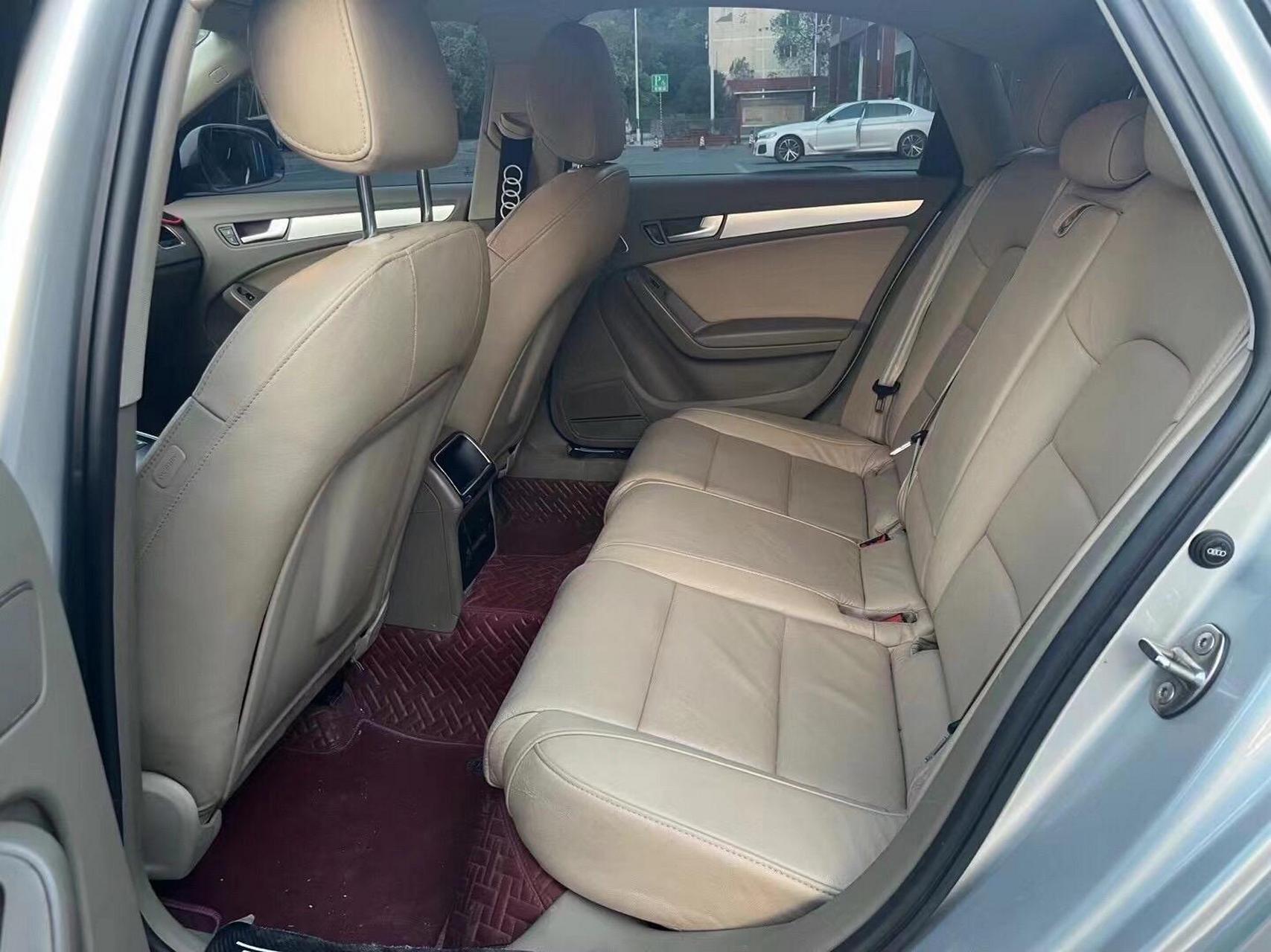 拿下12年12款奥迪a4l 标准版2.