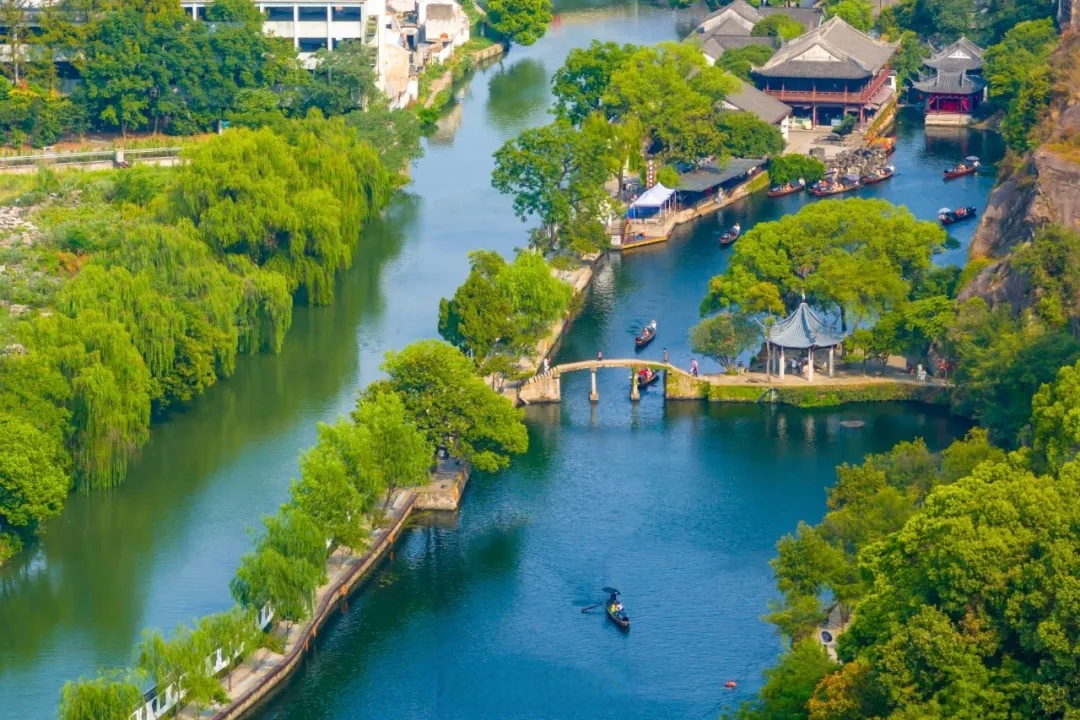 中国旅游日当天,为让游客更好地畅游绍兴,绍兴一批景点将免费向全世界