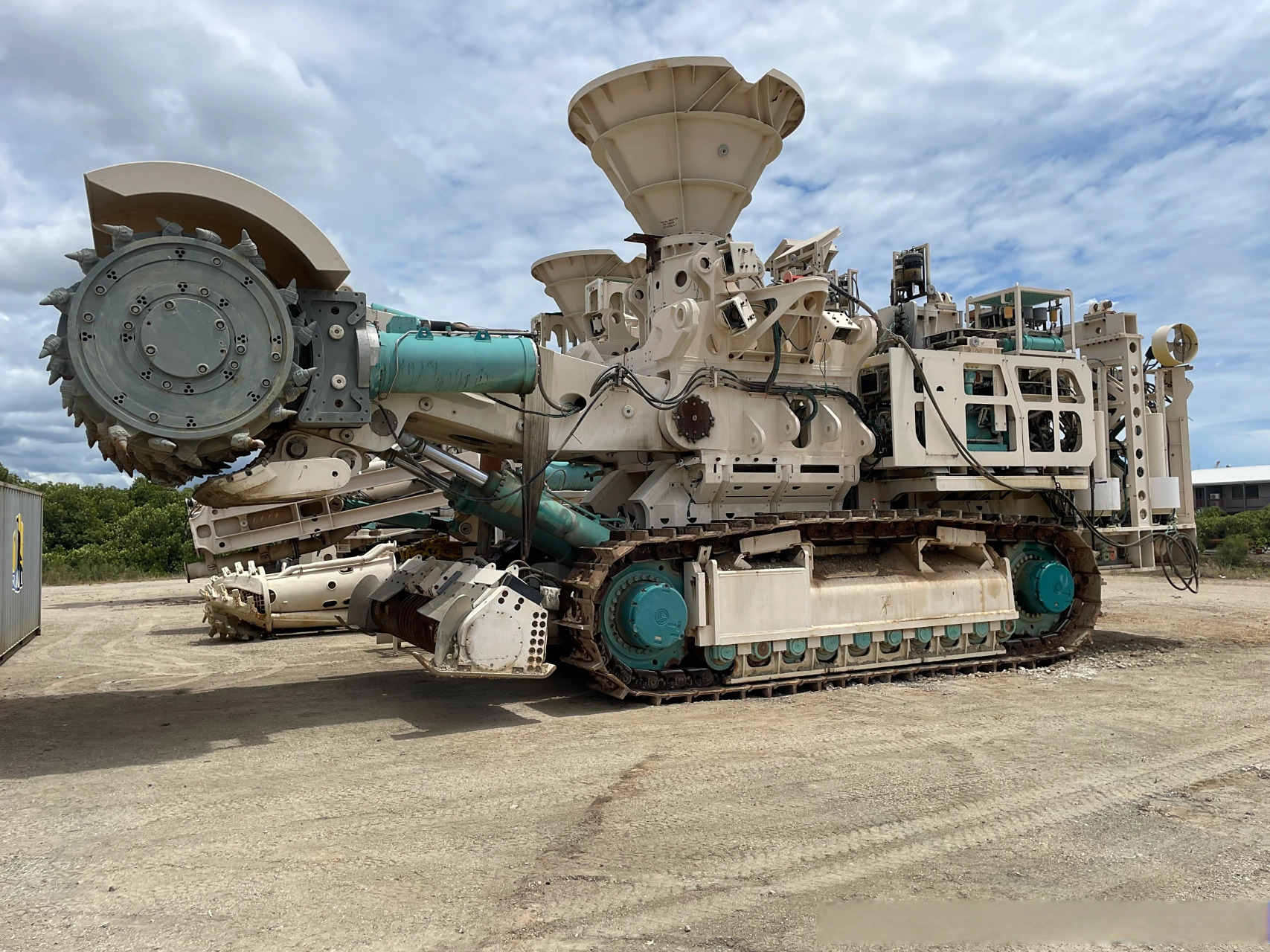 奇形怪状的海底采矿设备