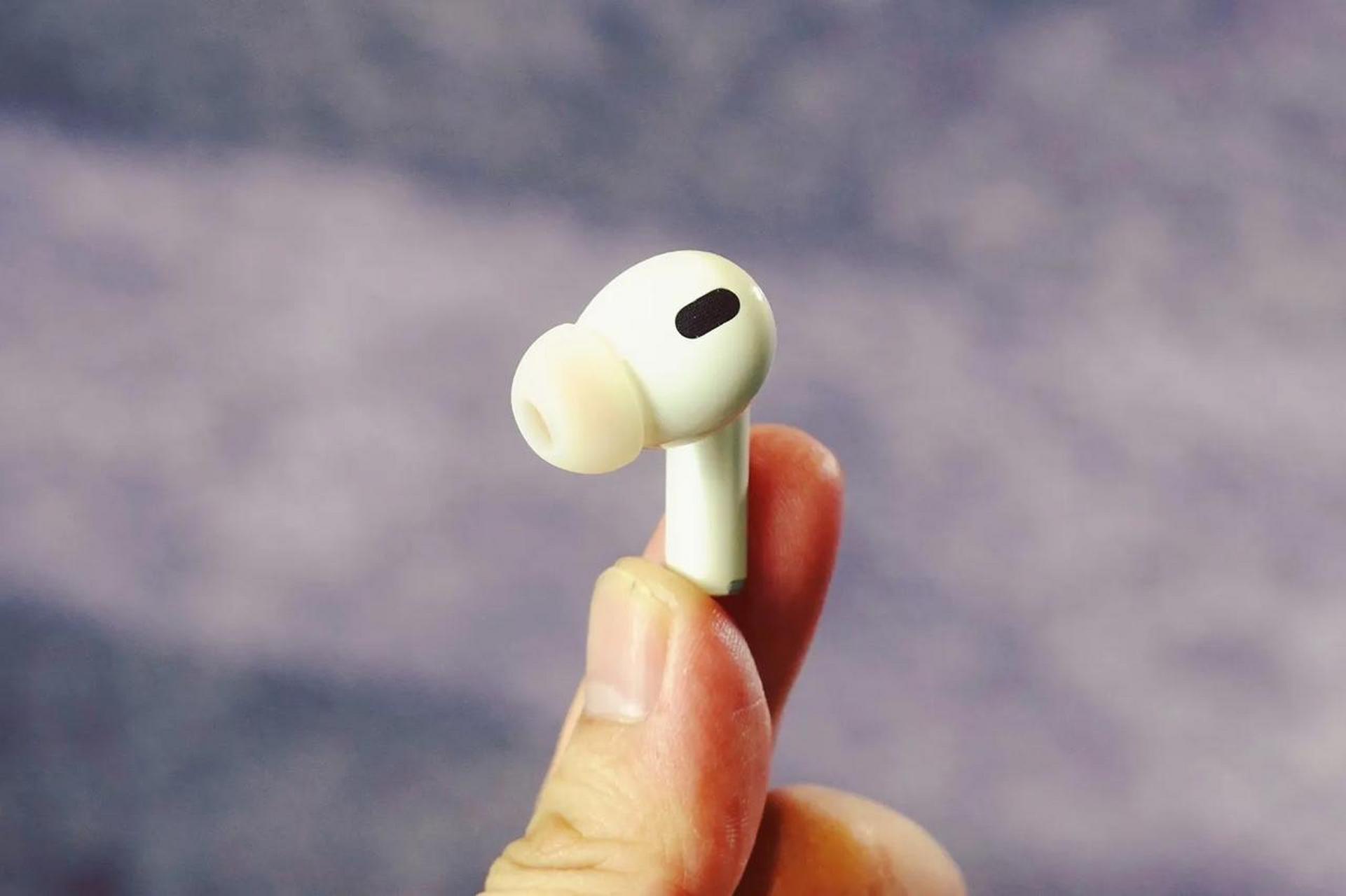 真我buds air5 pro耳机这个耳机挺有意思,电池盒上做了一个独立按键