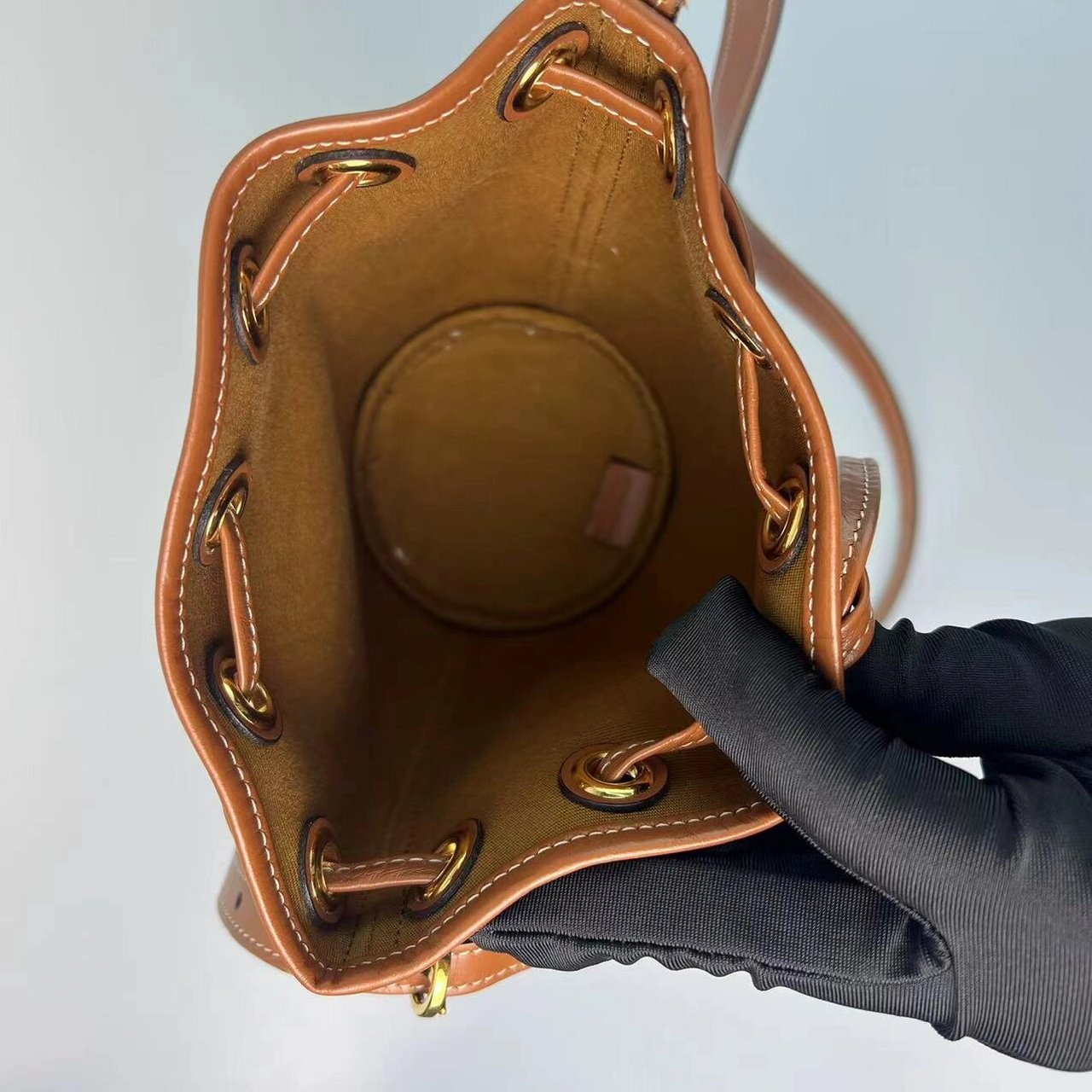 triomphe凯旋门 celine 赛琳 triomphe凯旋门 黑色老花抽绳水桶包 小